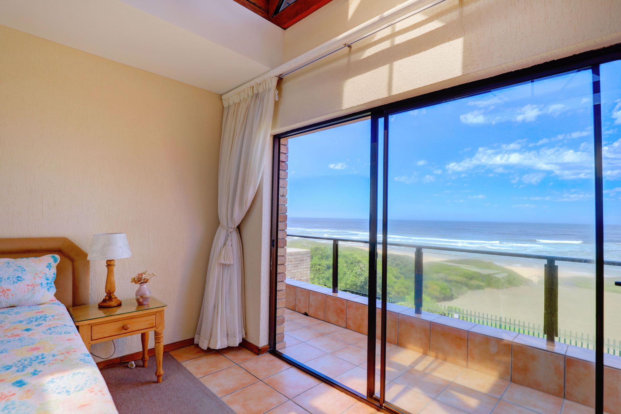 6 Bedroom Doublestorey House For Sale Outeniqua Strand 1MB1564608