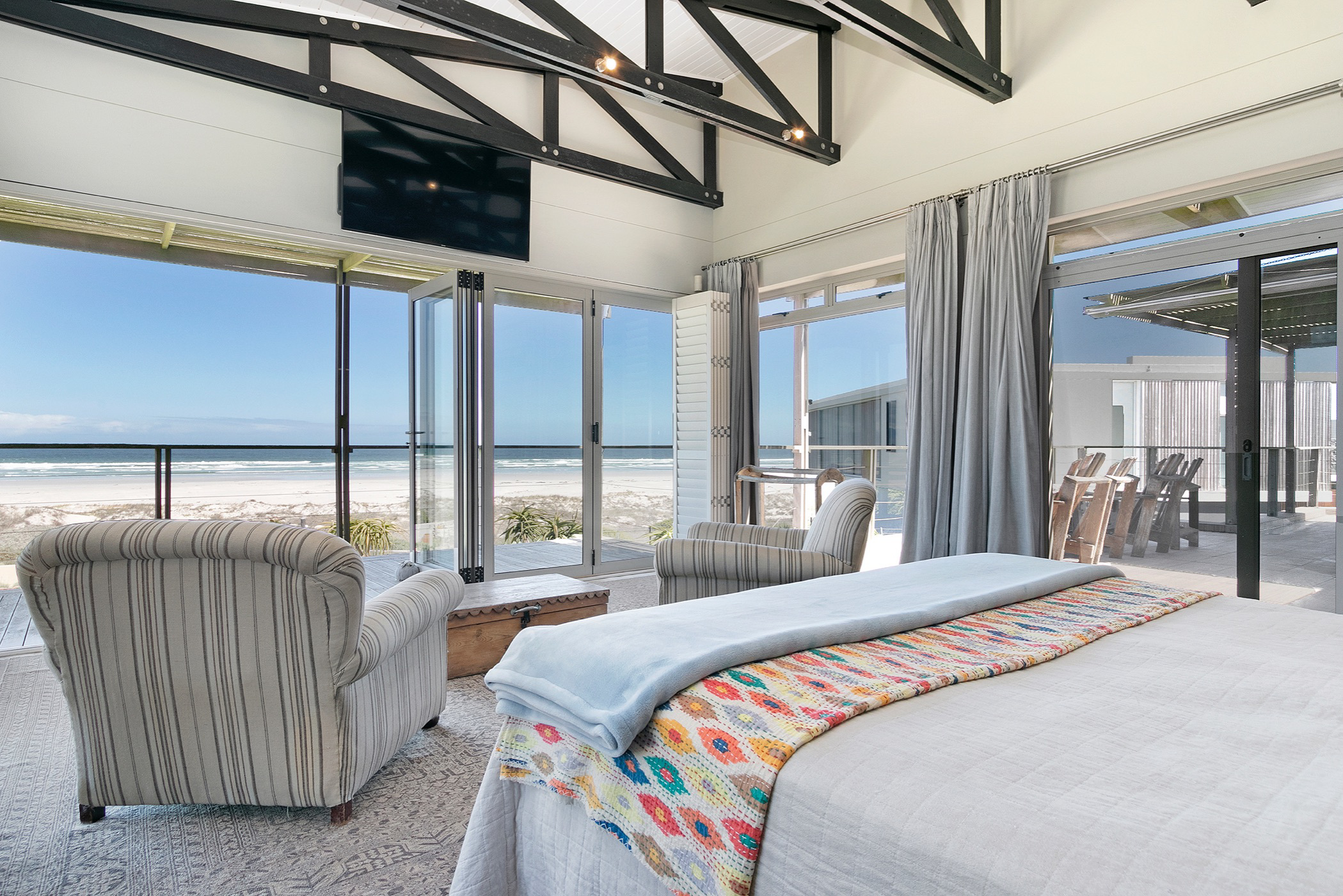 6 Bedroom House For Sale Van Riebeeckstrand 1TV1563084 Pam