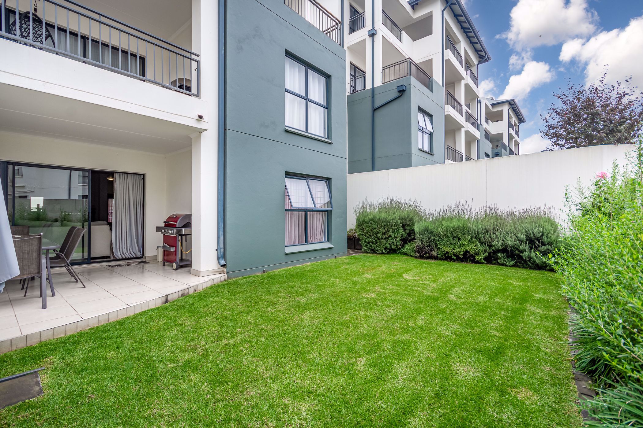 3 bedroom garden apartment for sale in Modderfontein