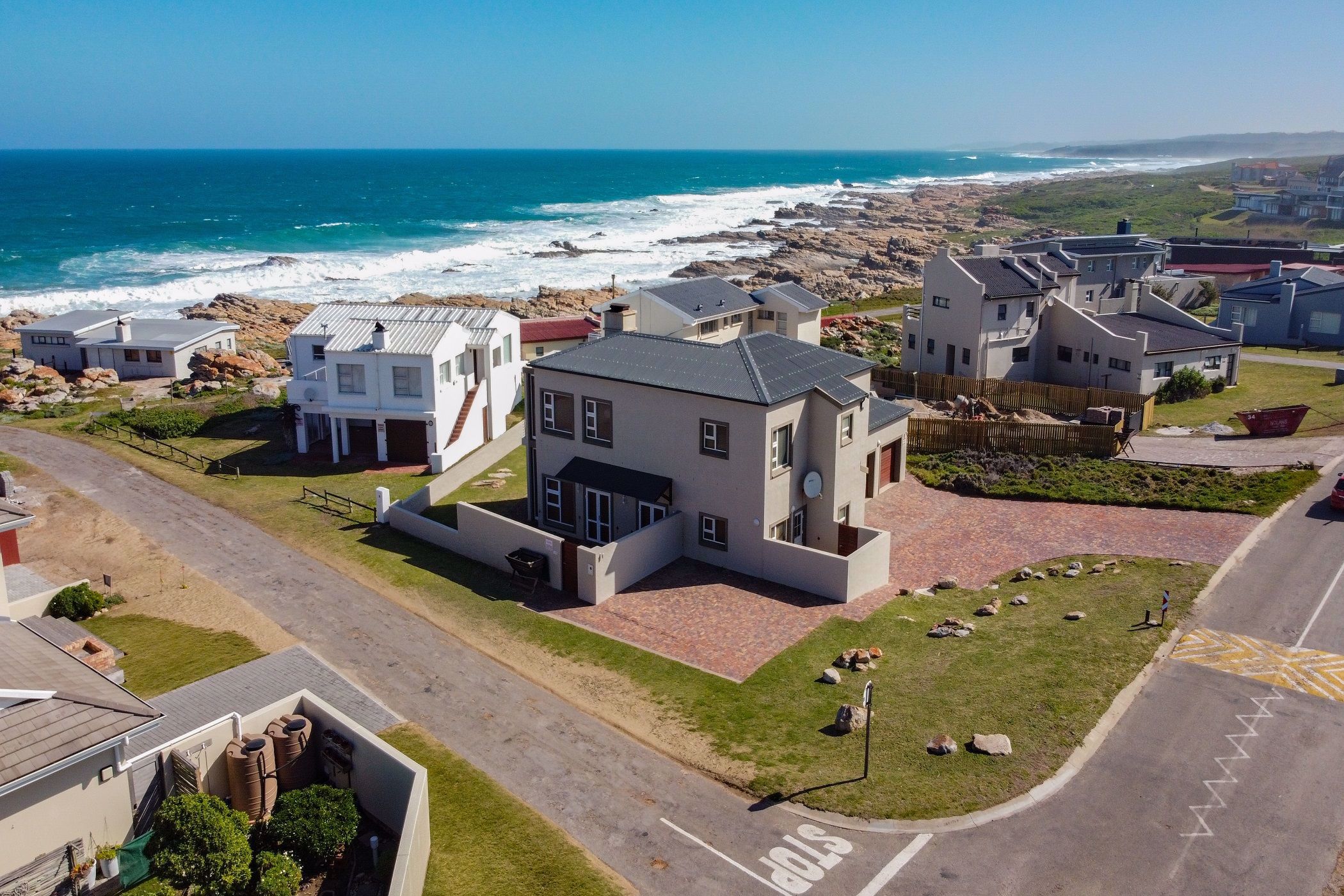 4 Bedroom House To Rent Cape St Francis 1SA1565943 Pam Golding