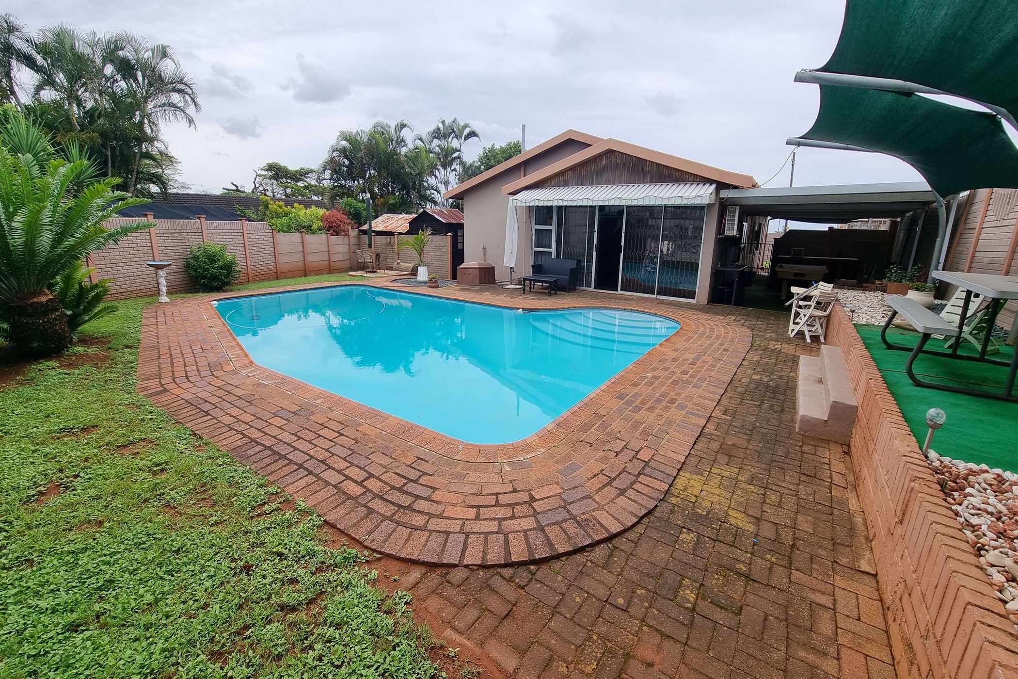 4 bedroom house for sale in Illovo Beach