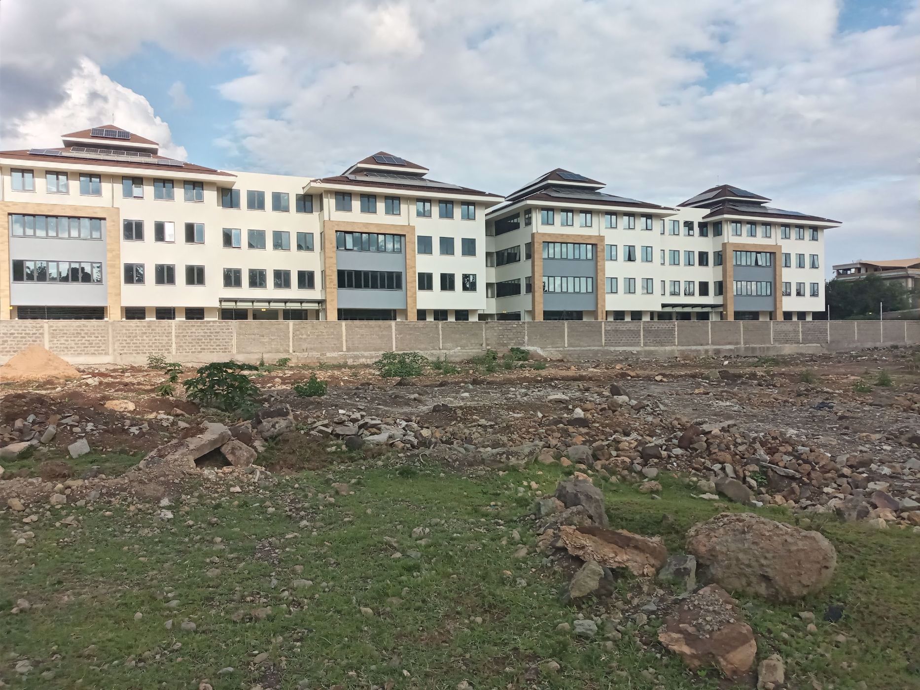 174 m&sup2; commercial office to rent in Karen (Kenya)