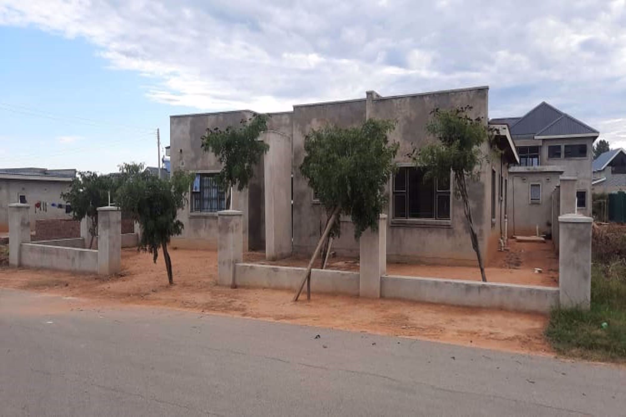 3 bedroom cluster house for sale in Arlington (Zimbabwe)