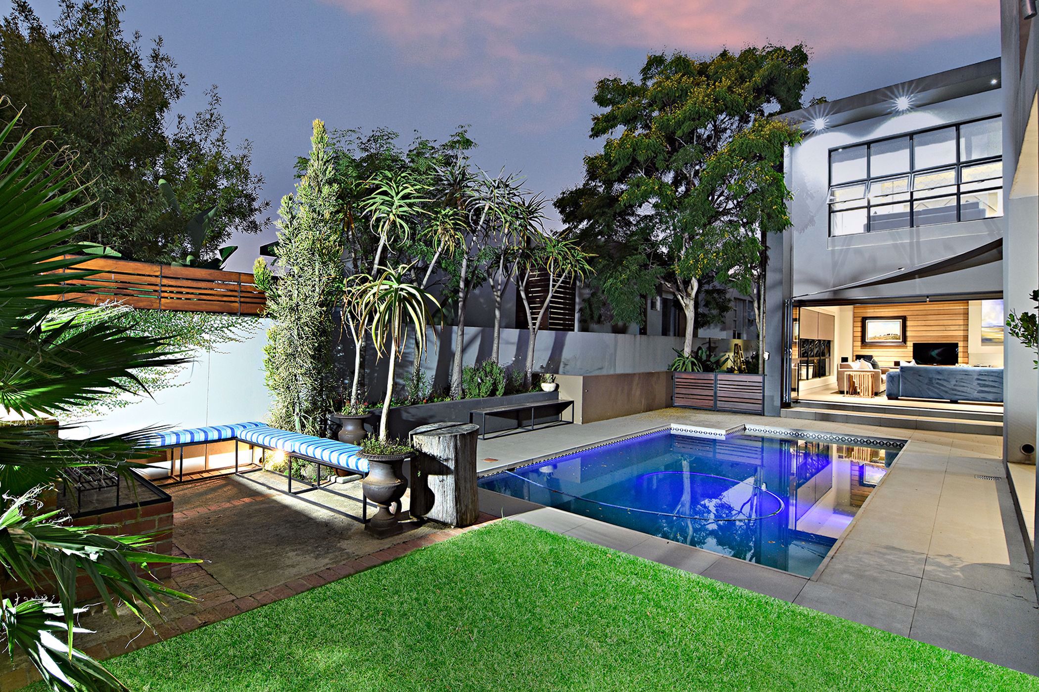 4 Bedroom Cluster House For Sale Hyde Park (Sandton) HP1566689