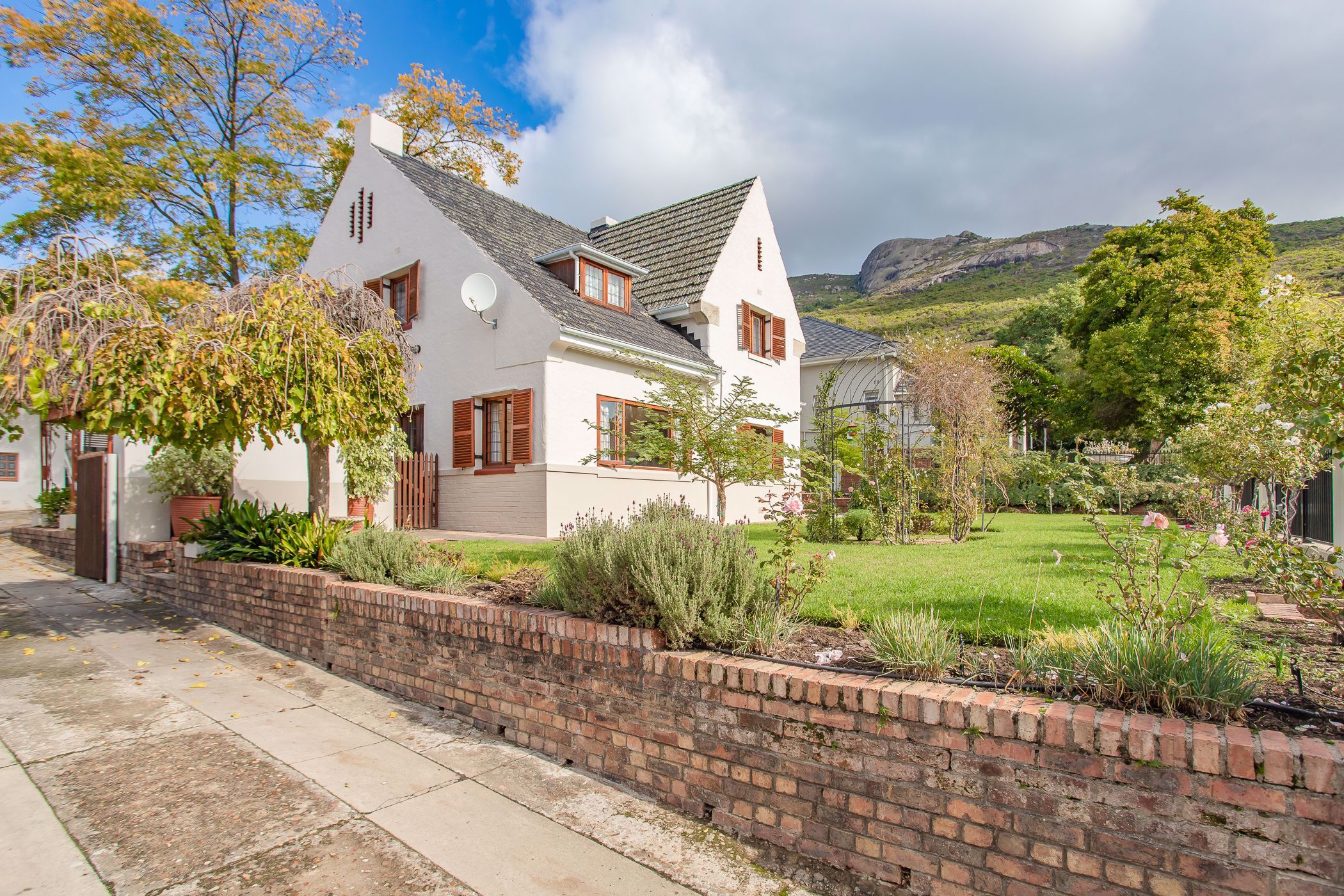 4 bedroom house for sale in Paarl