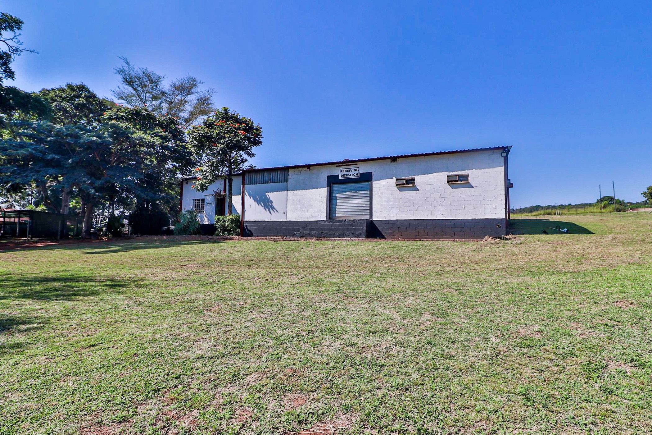 https://listing.pamgolding.co.za/images/properties/202205/1384772/H/1384772_H_24.jpg
