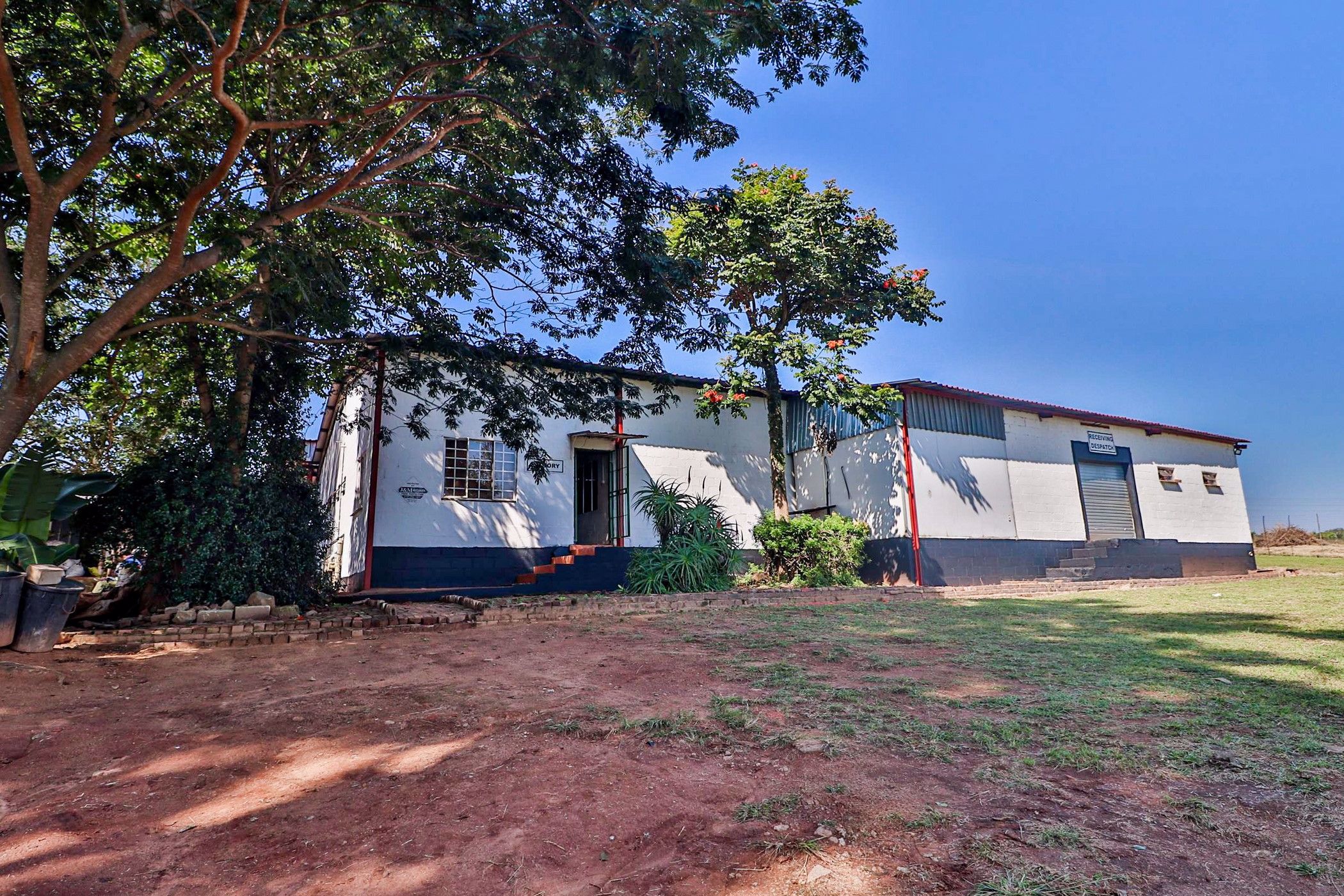 https://listing.pamgolding.co.za/images/properties/202205/1384772/H/1384772_H_26.jpg