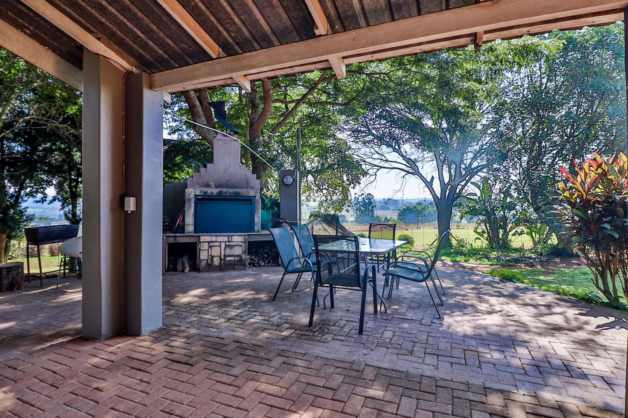https://listing.pamgolding.co.za/images/properties/202205/1384772/H/1384772_H_59.jpg