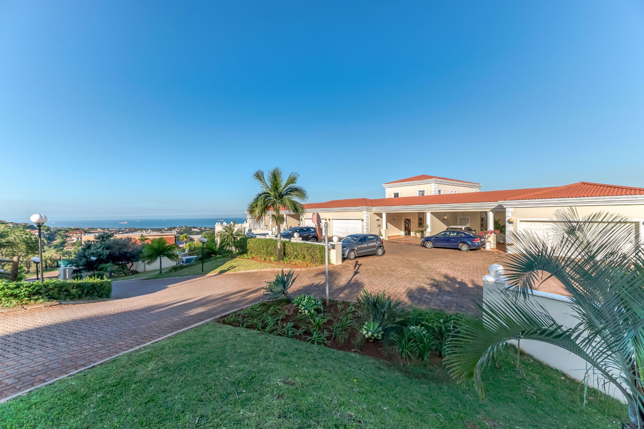 https://listing.pamgolding.co.za/images/properties/202205/147196/H/147196_H_56.jpg