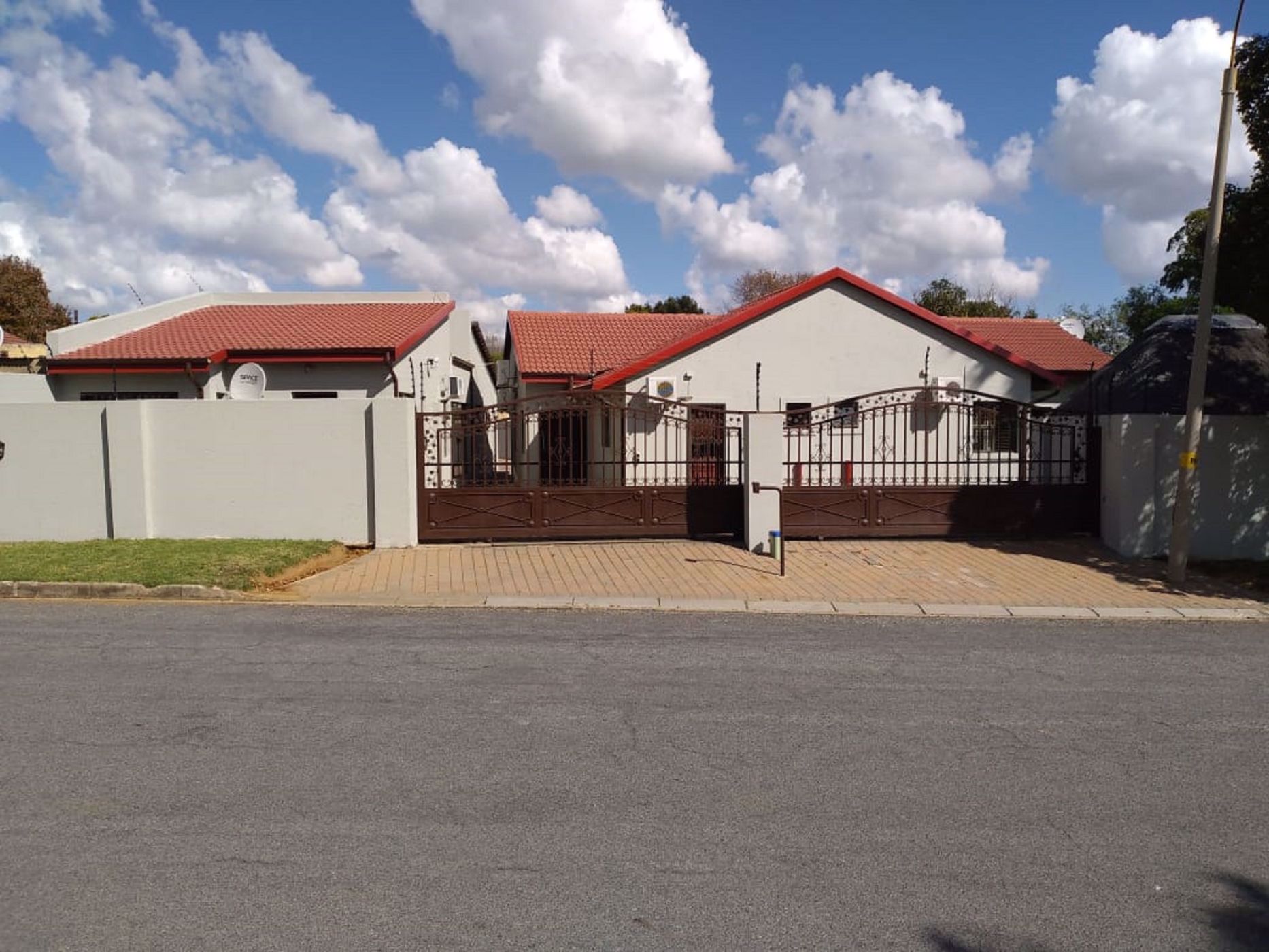 5 Bedroom House For Sale Allen Grove EN1571369 Pam Golding Properties