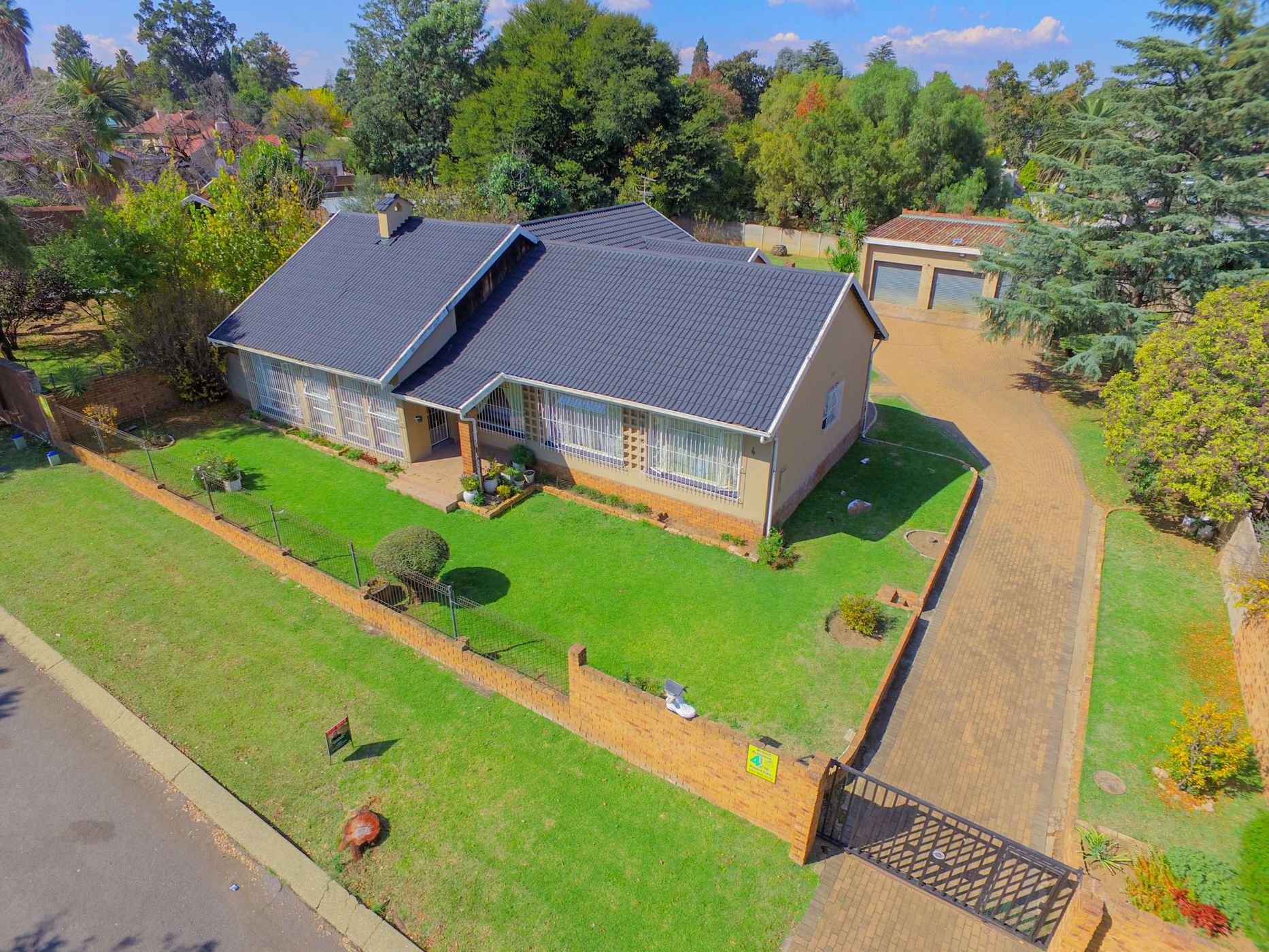 4 Bedroom House For Sale Brackendowns 1AB1570509 Pam Golding