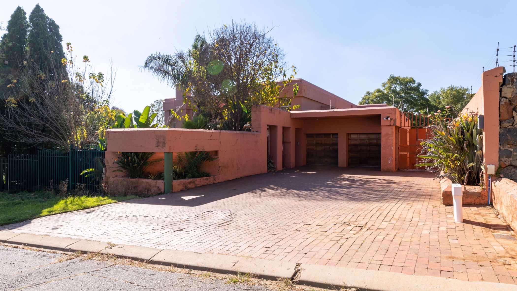 Meredale 5 Bedroom Houses For Sale Pam Golding Properties