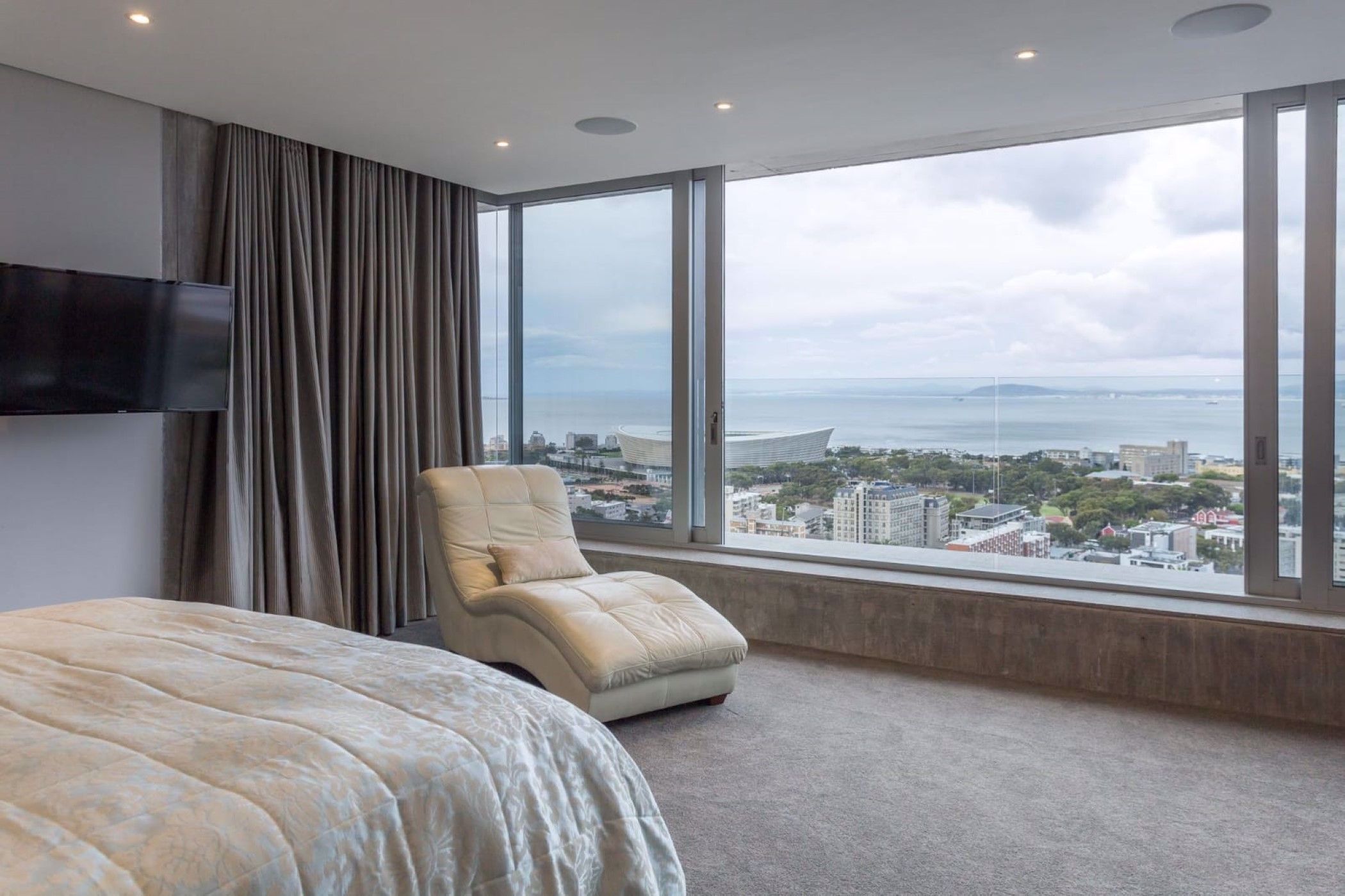 4 Bedroom House To Rent Green Point (Cape Town) ASL1571962 Pam