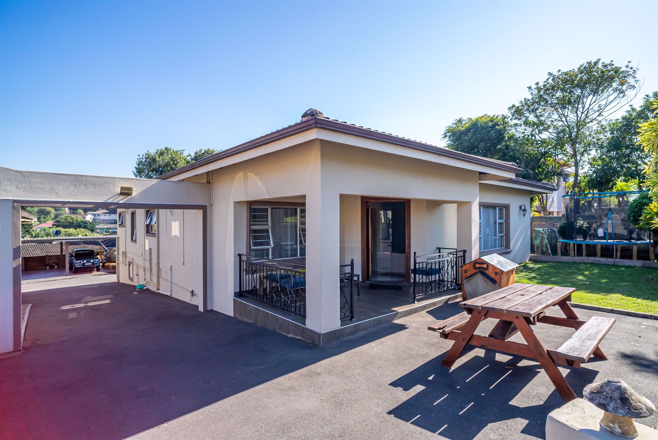 8 Bedroom House For Sale Sparks Estate 1WS1572311 Pam Golding