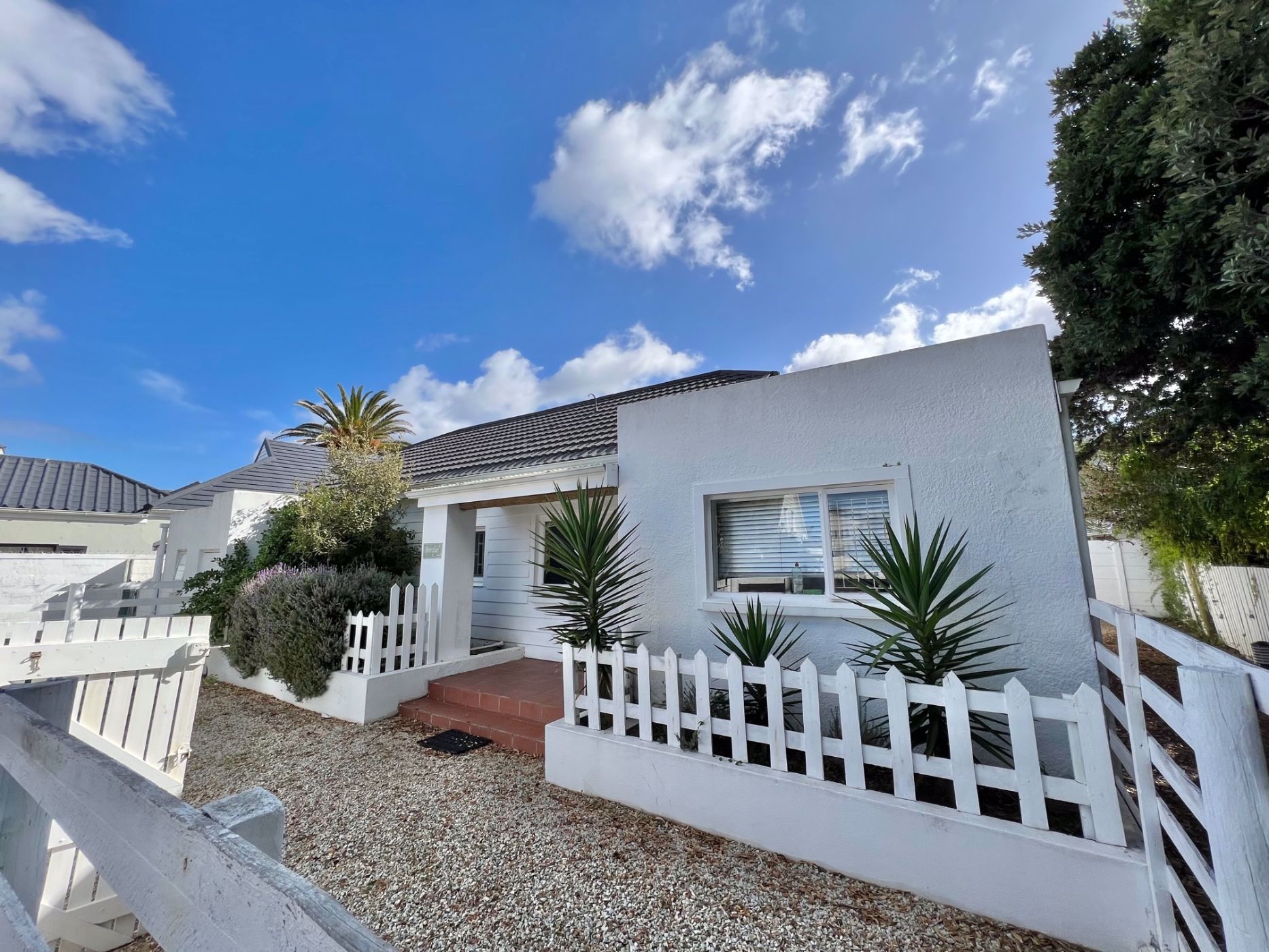 4 Bedroom House For Sale Eastcliff (Hermanus) HF1569343 Pam
