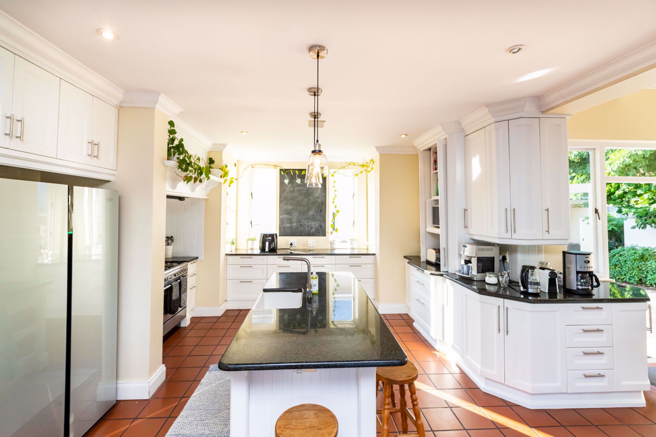 5 Bedroom House For Sale Abbotsford (East London) 1ET1571329 Pam