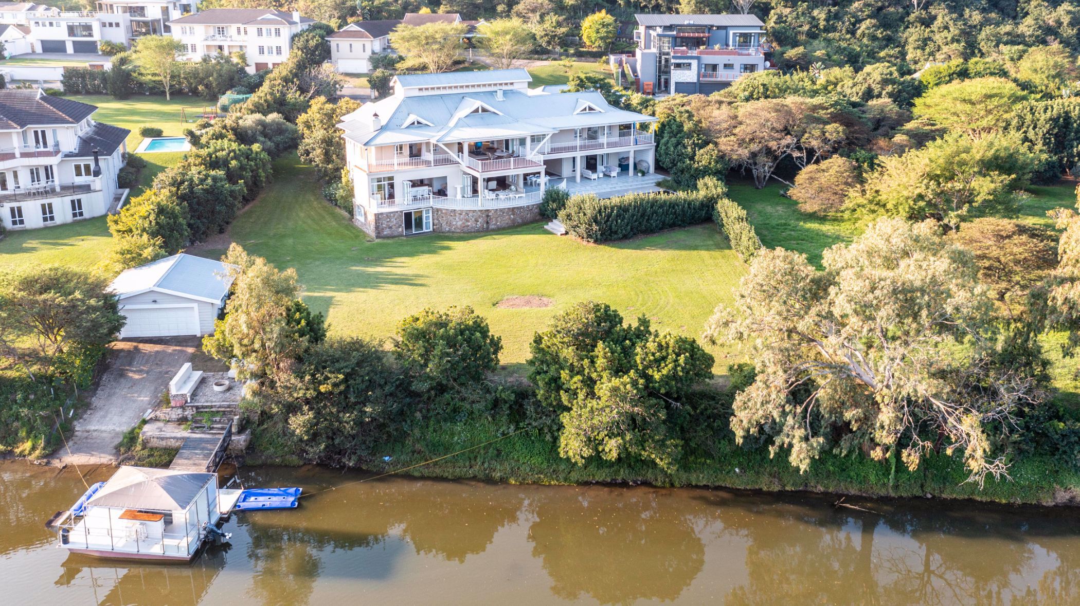 5 Bedroom House For Sale Abbotsford (East London) 1ET1571329 Pam