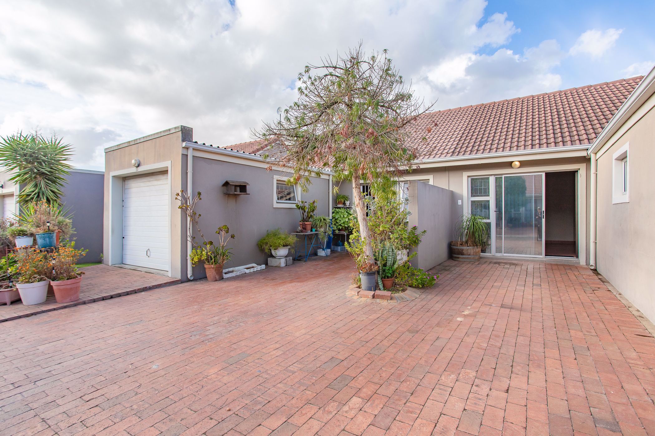 2 bedroom house for sale in Paarl