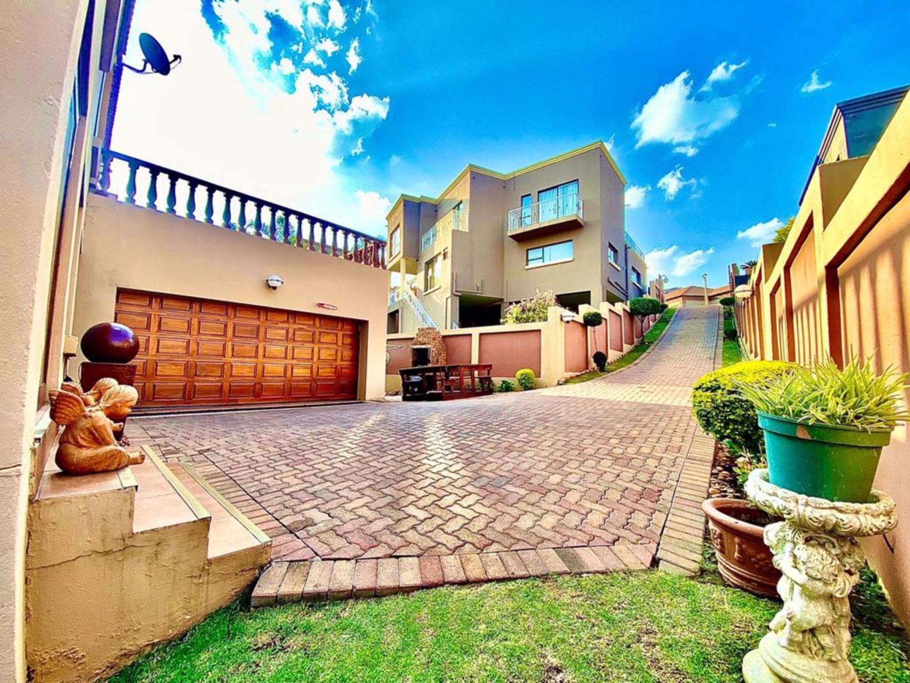 3 Bedroom House For Sale Bassonia Rock 1GV1574357 Pam Golding