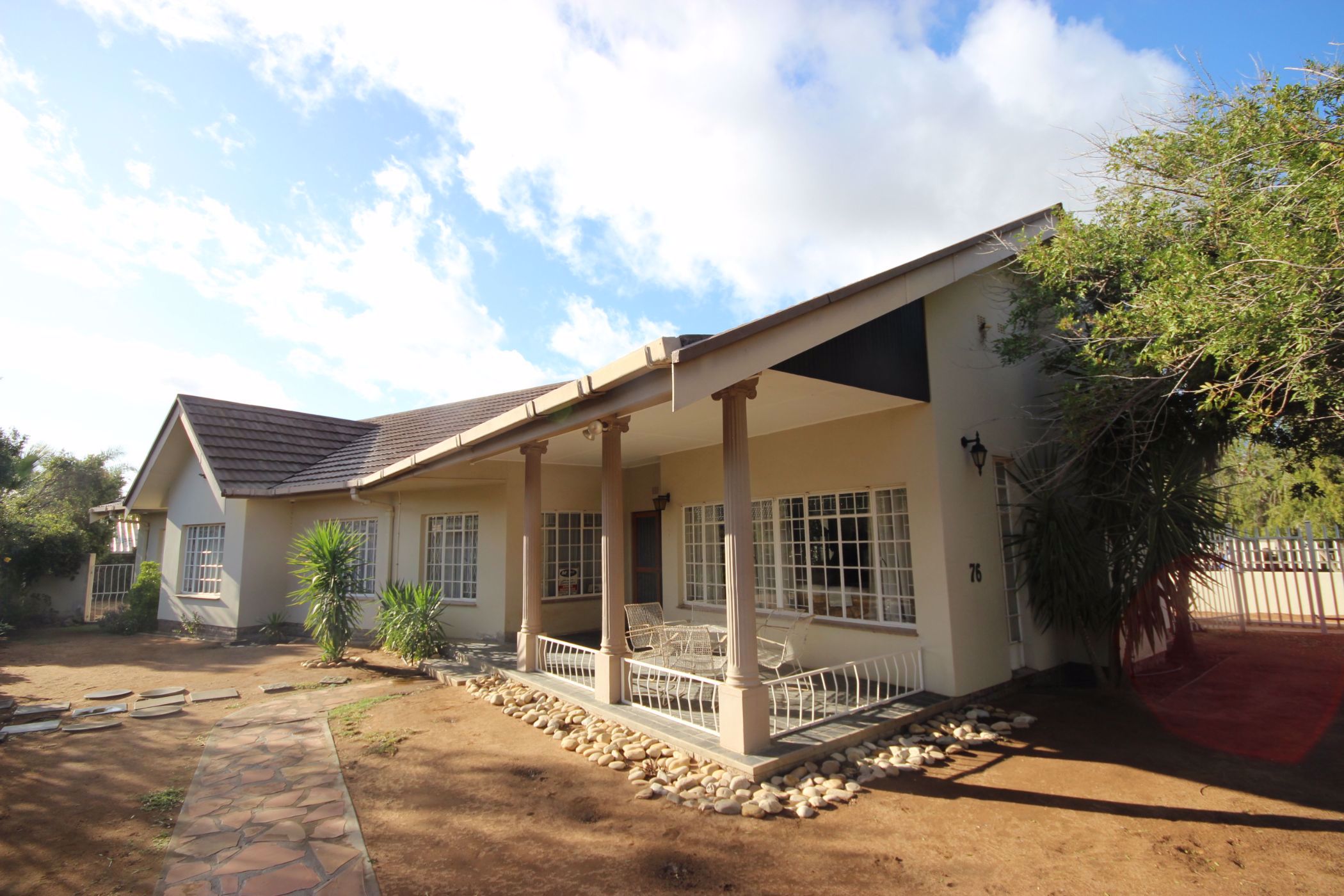 5 Bedroom House For Sale West Bank (Oudtshoorn) 1OU1574206 Pam