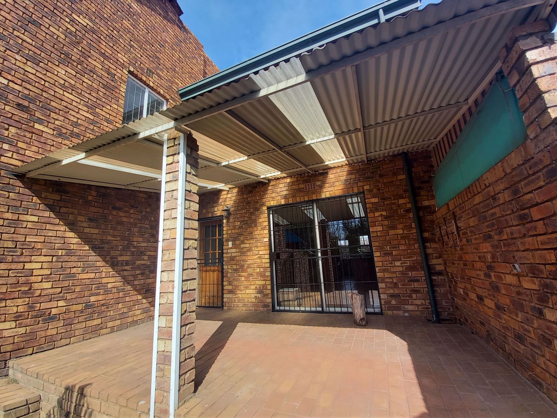 3 Bedroom Doublestorey Cluster For Sale Heidelberg (Gauteng