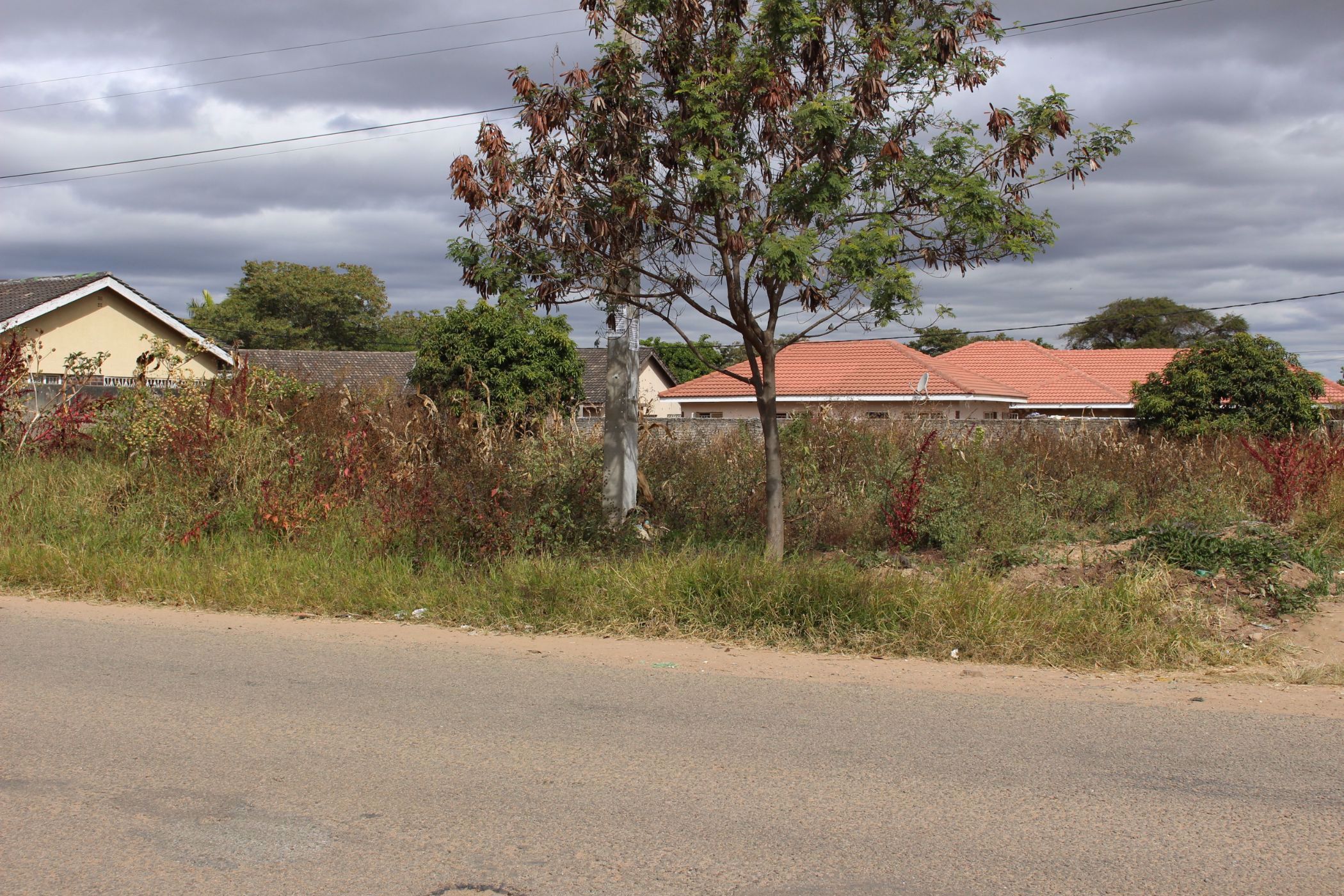 984 m&sup2; residential vacant land for sale in Zimre Park (Zimbabwe)