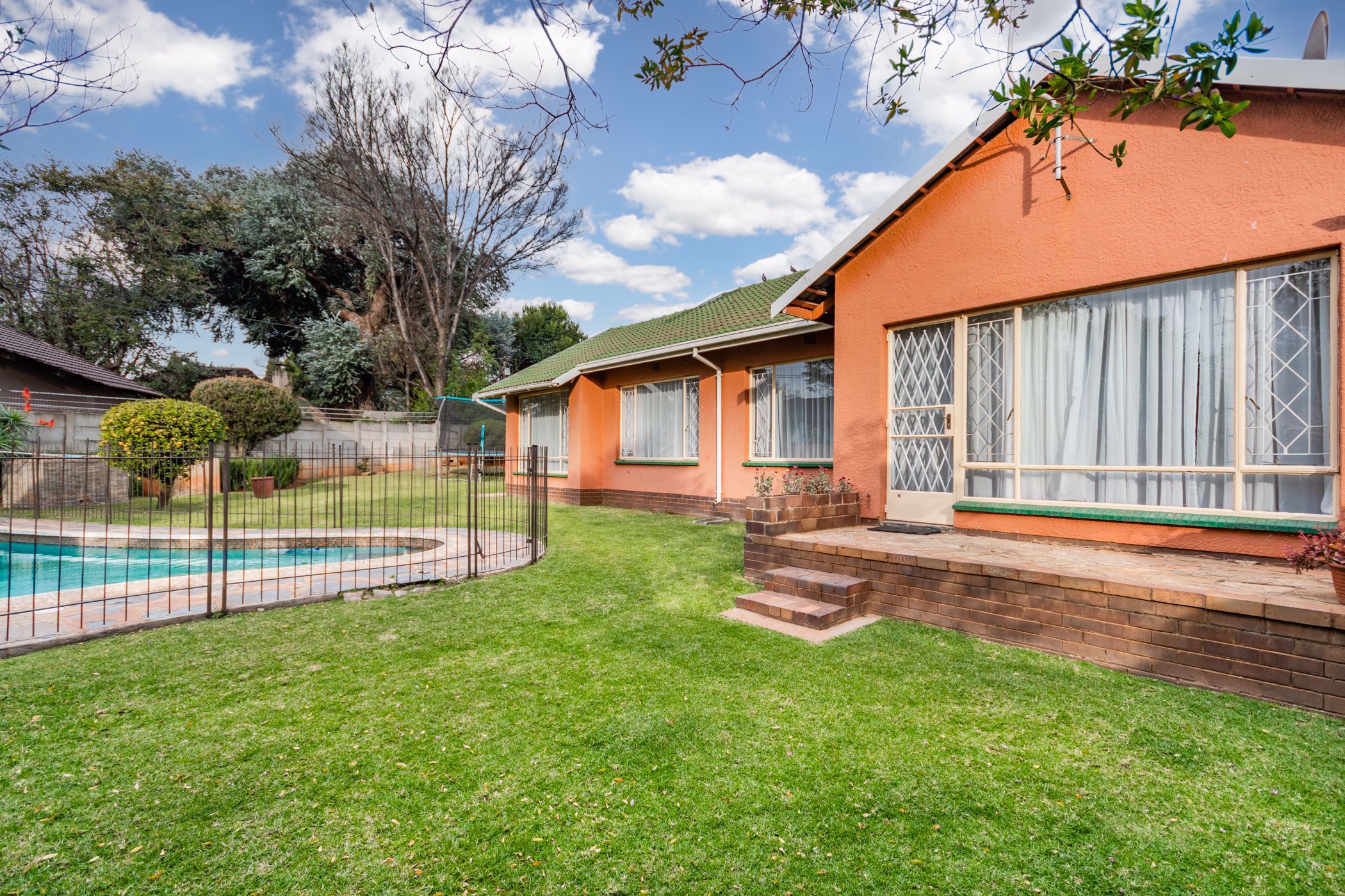 3 Bedroom House For Sale | Highway Gardens (Germiston) | BED1574718 ...