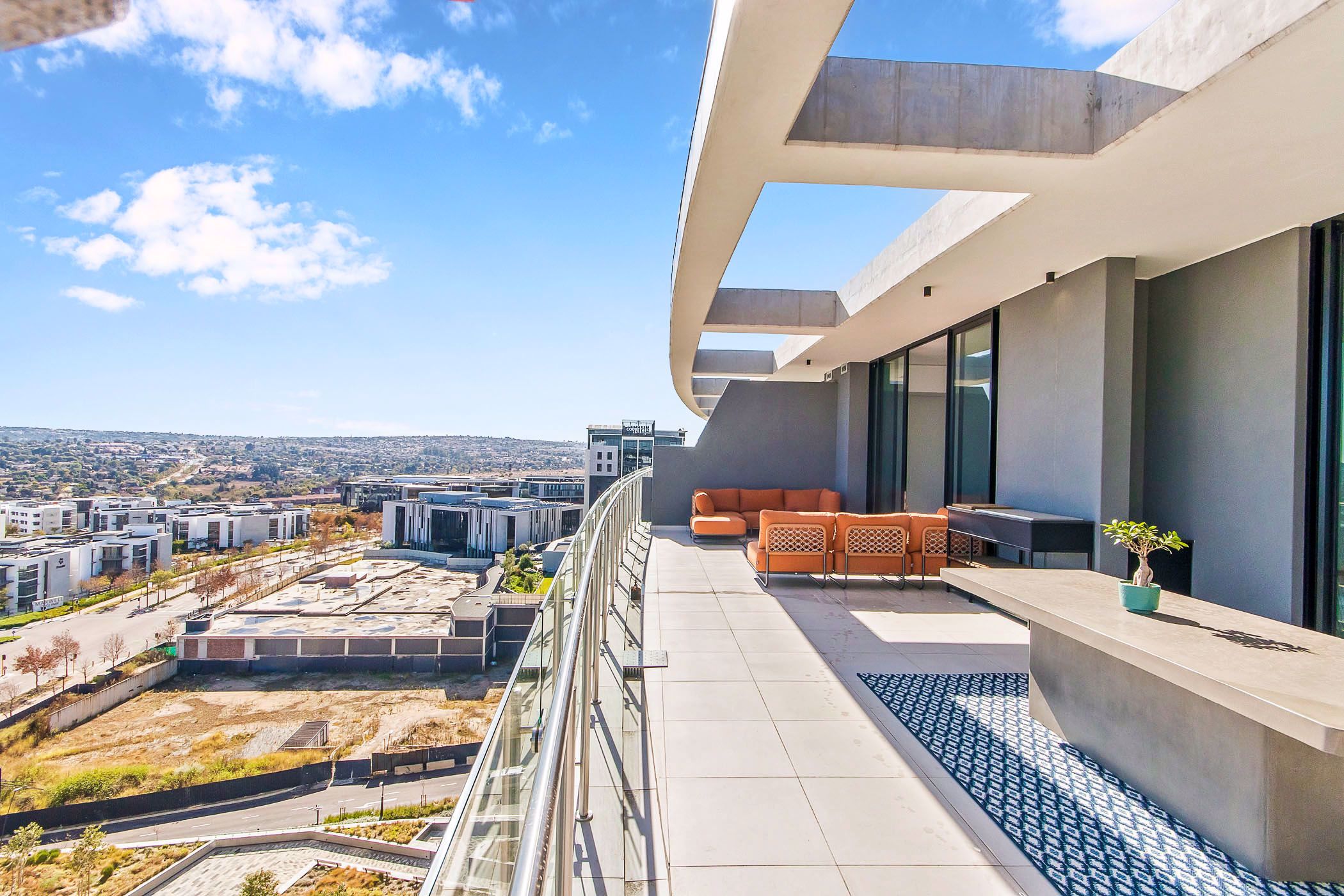 4 bedroom penthouse apartment to rent in Waterfall (Midrand)