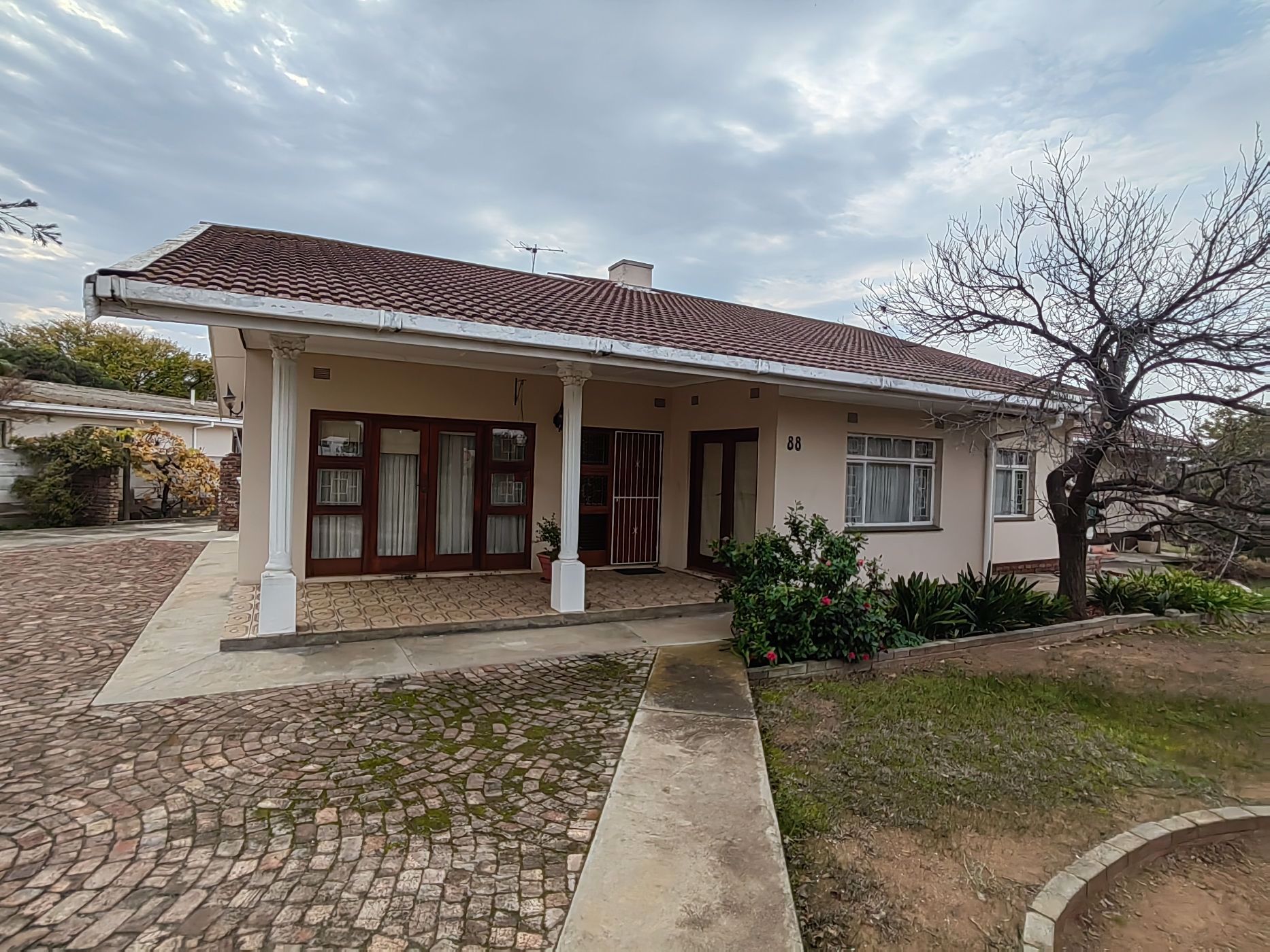 4 Bedroom House For Sale Wesbank (Oudtshoorn) 1OU1575154 Pam