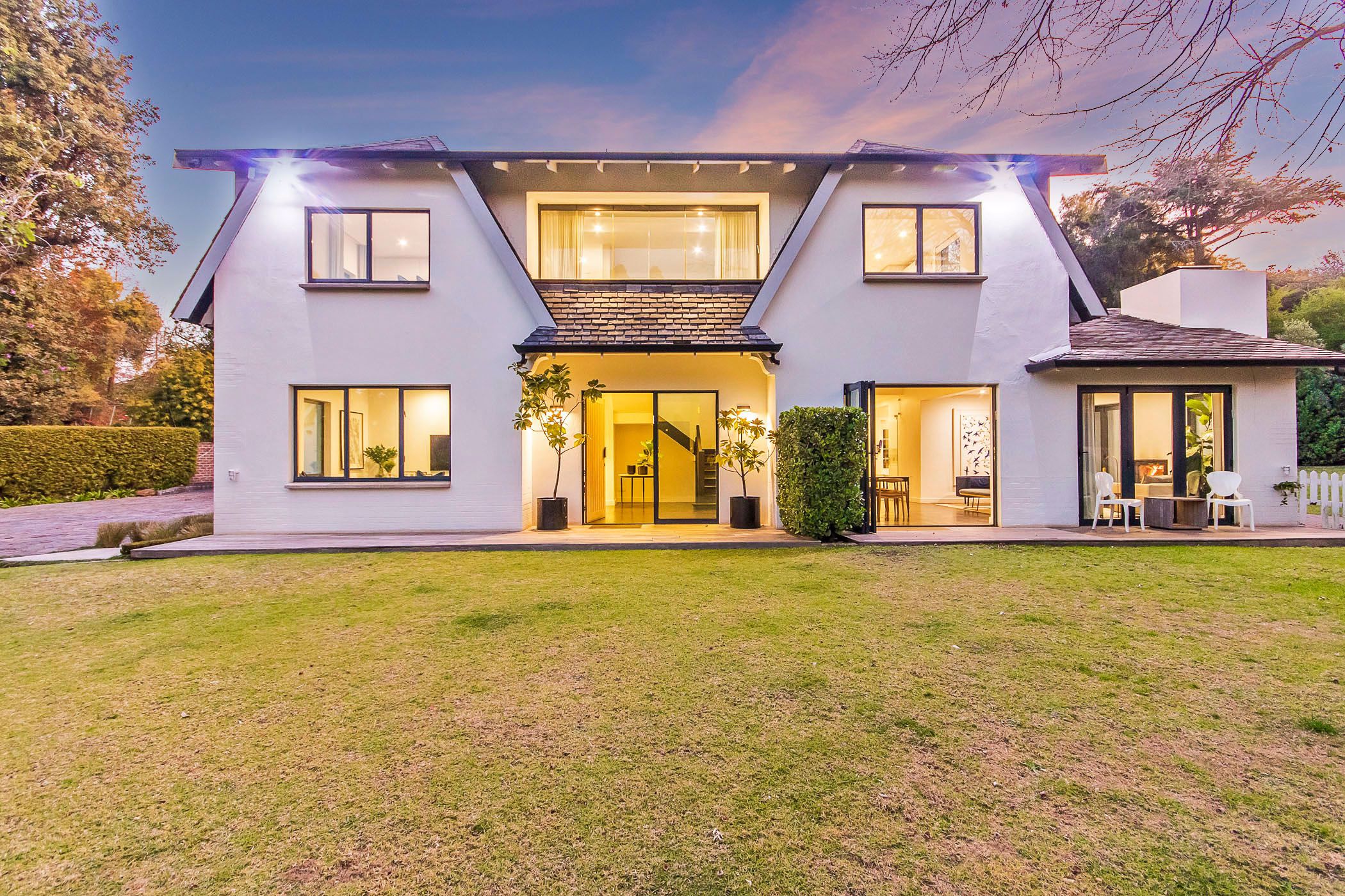 4-bedroom-double-storey-house-for-sale-oaklands-johannesburg