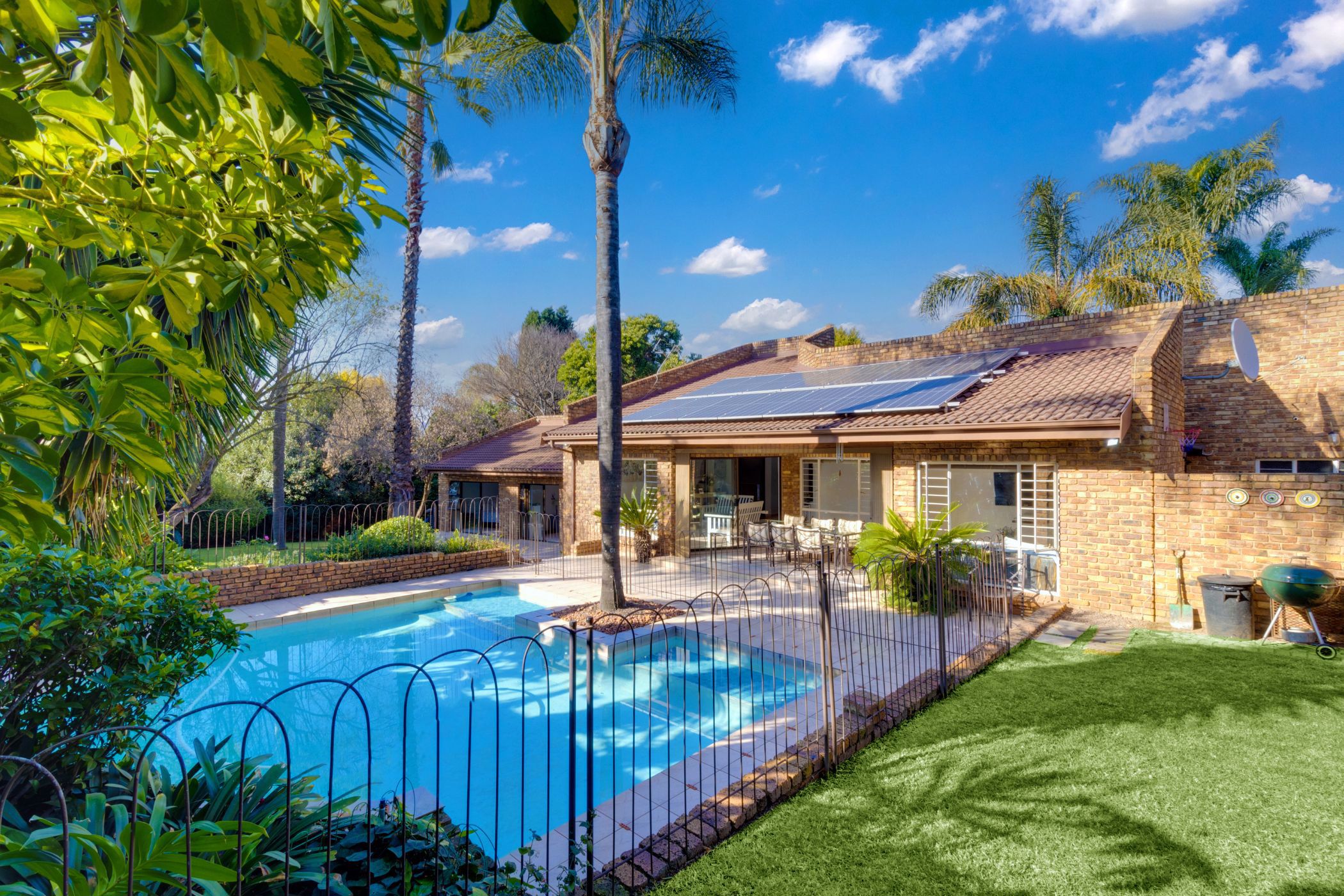 4 Bedroom House For Sale Hurlingham Manor HP1576274 Pam Golding