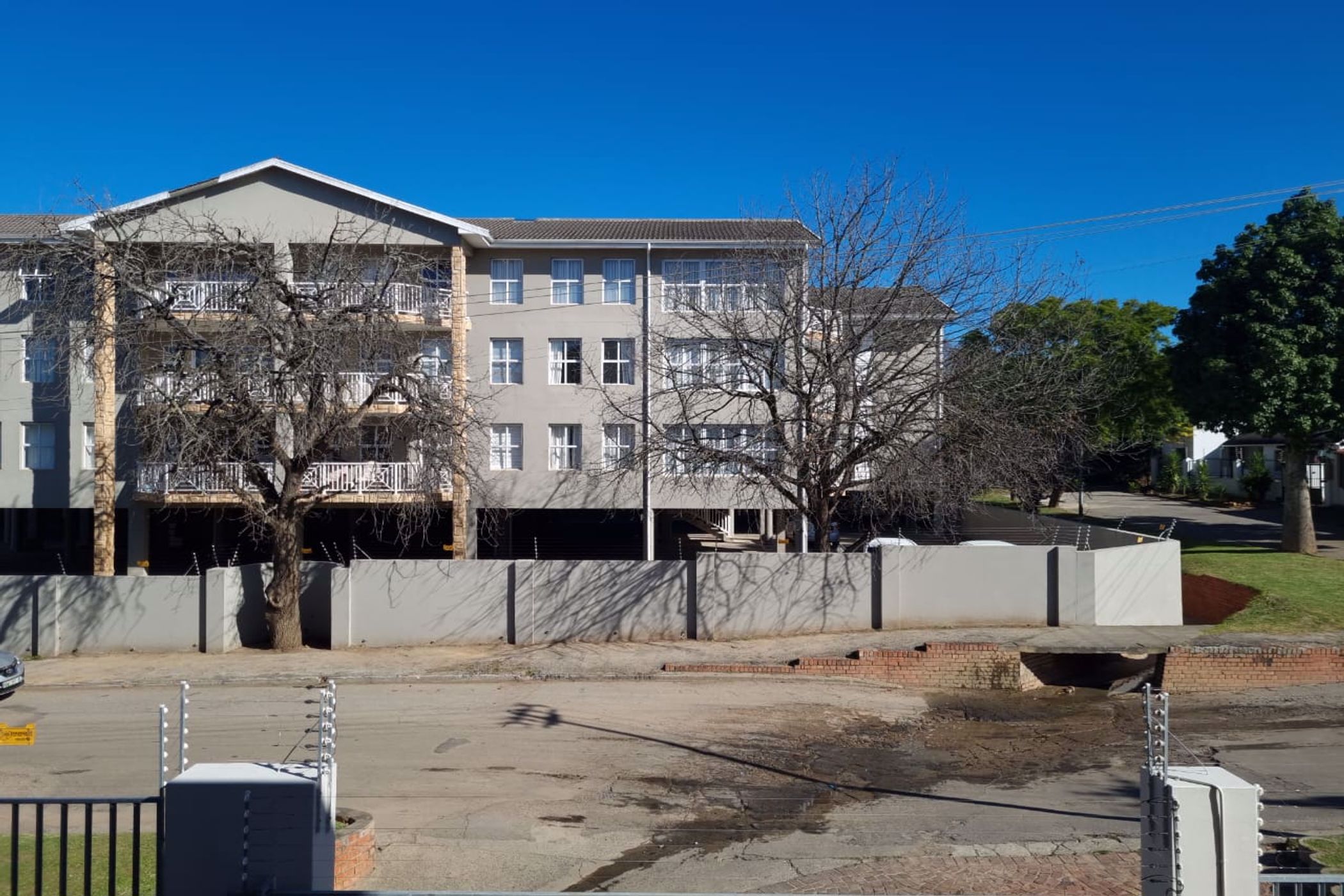 1 Bedroom Bachelor Apartment To Rent Makhanda (Grahamstown) Central