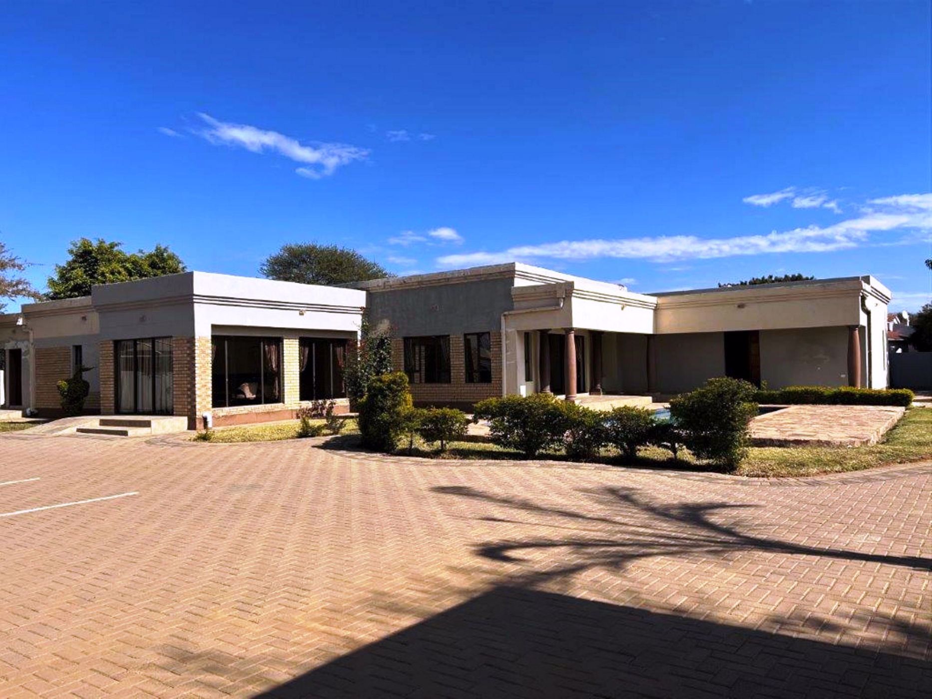 10 Bedroom House For Sale Gaborone North (Botswana) 3BO1577484