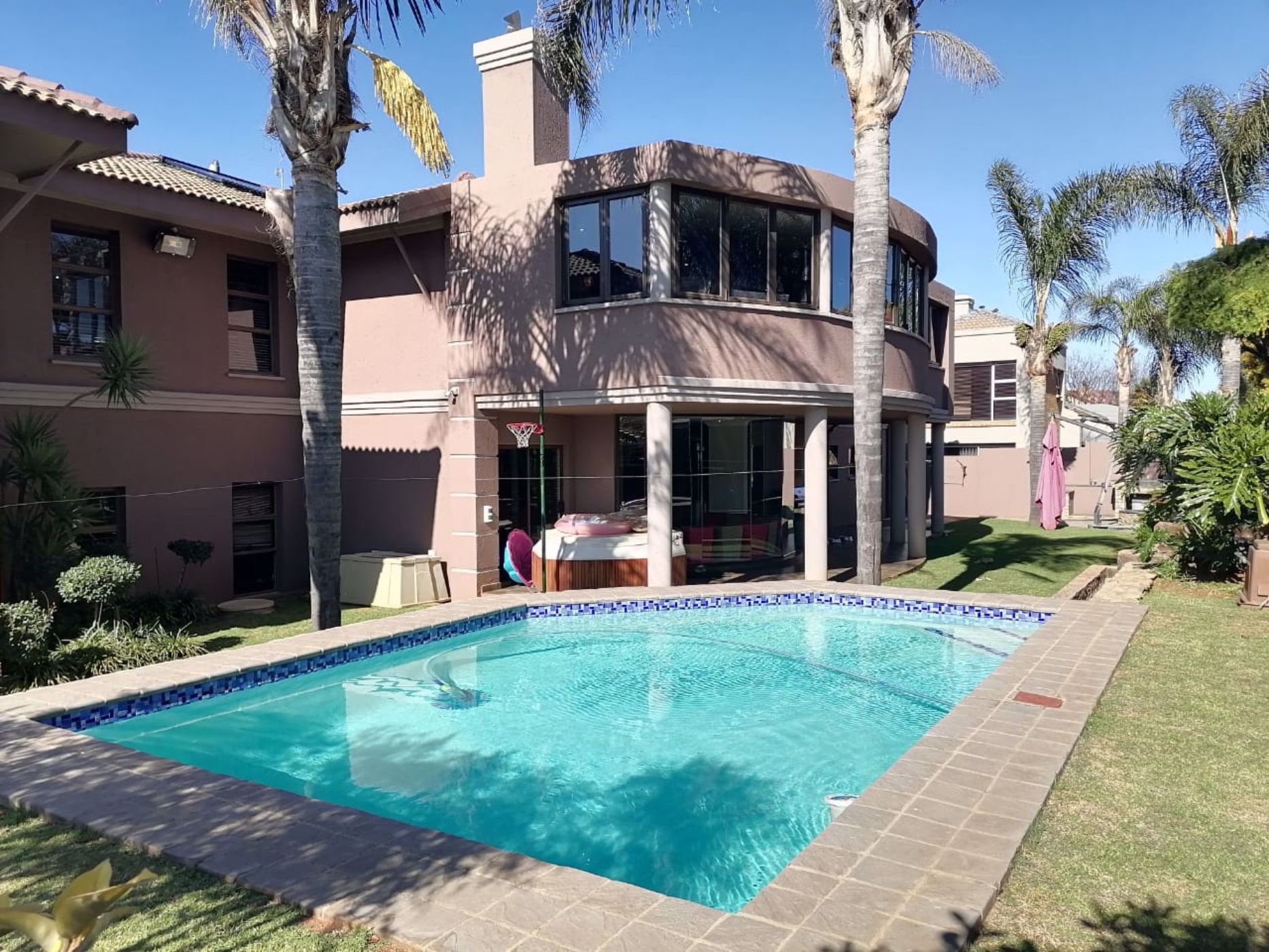 4 bedroom double-storey house for sale in Aerorand