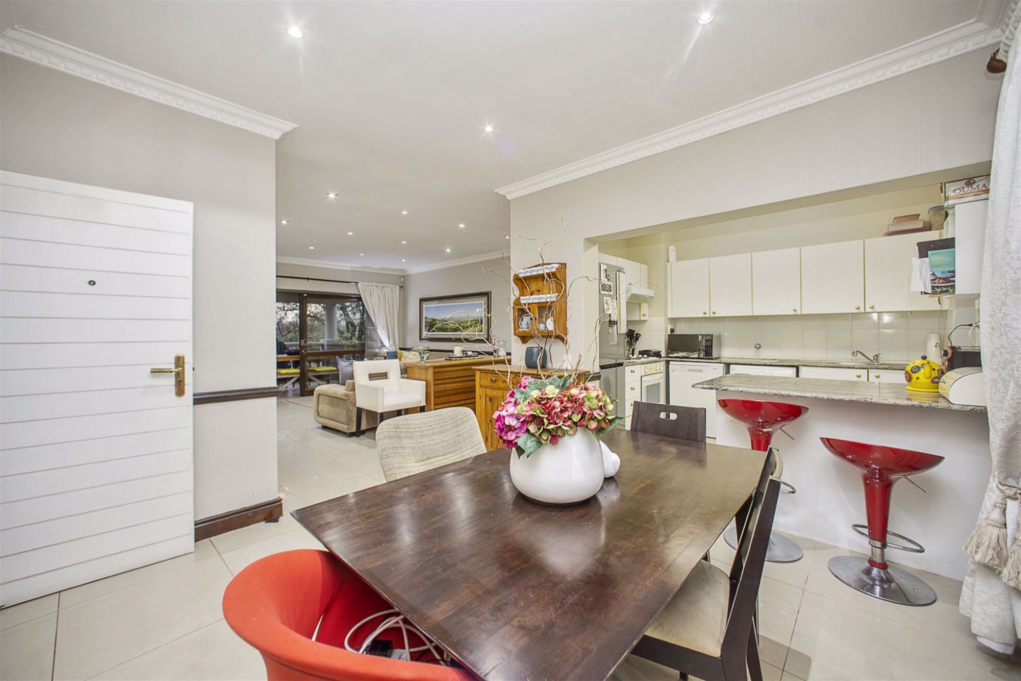 2 Bedroom Apartment For Sale Oaklands (Johannesburg) HP1576884