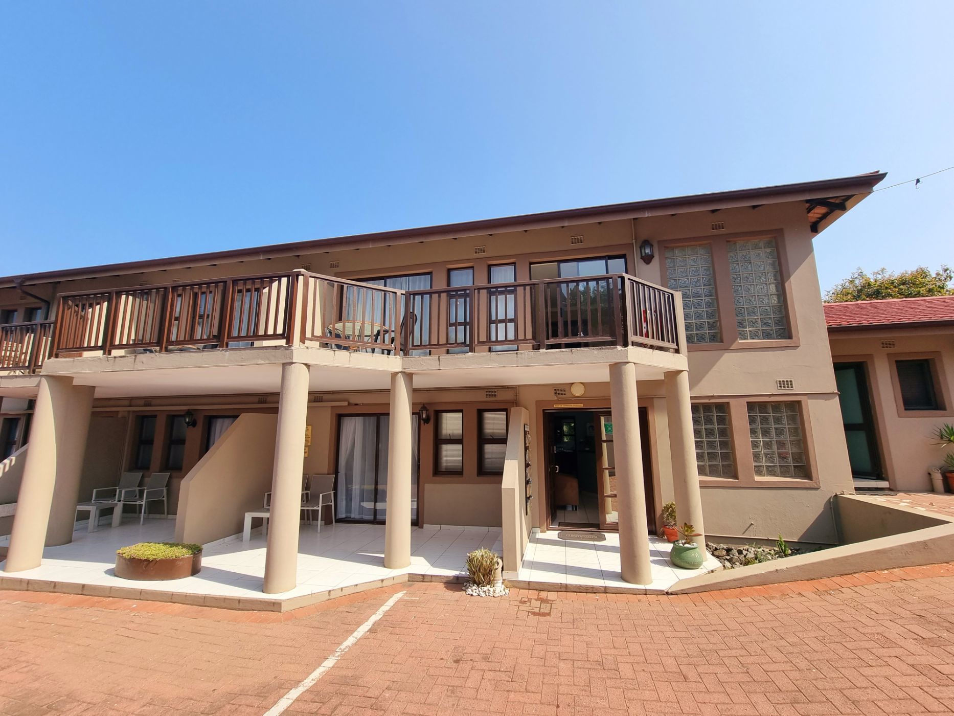 12 Bedroom Multistorey House For Sale Salt Rock 1BD1583401 Pam Golding Properties