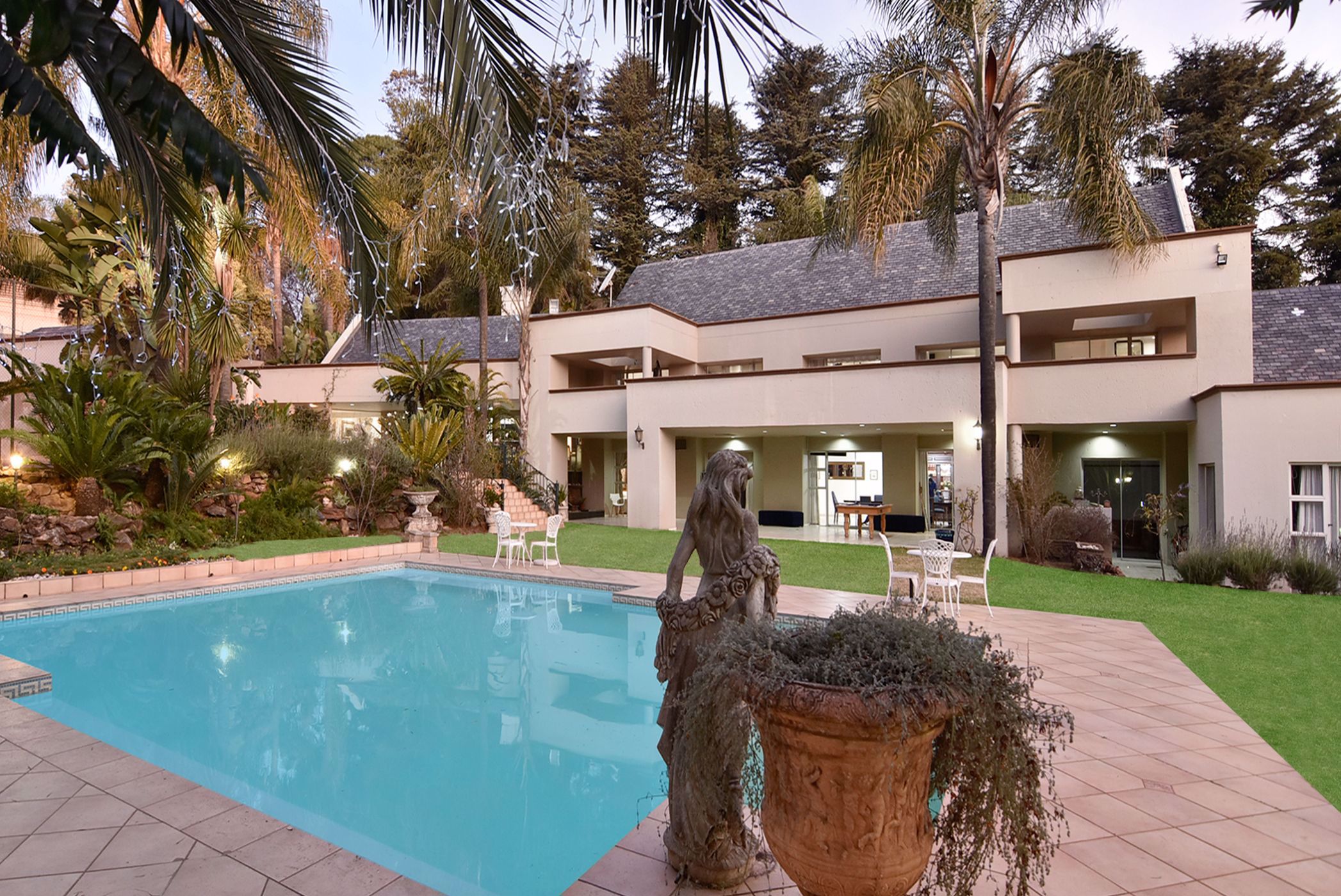 5 Bedroom House For Sale Hyde Park (Sandton) HP1581599 Pam