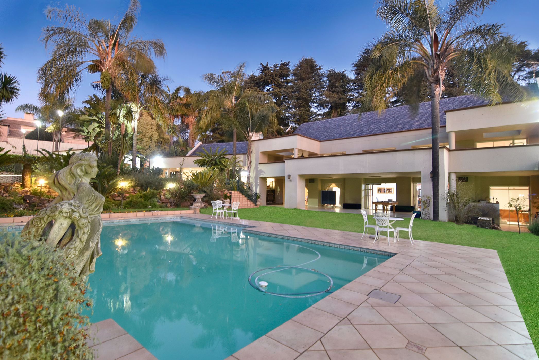 5 Bedroom House For Sale Hyde Park (Sandton) HP1581599 Pam