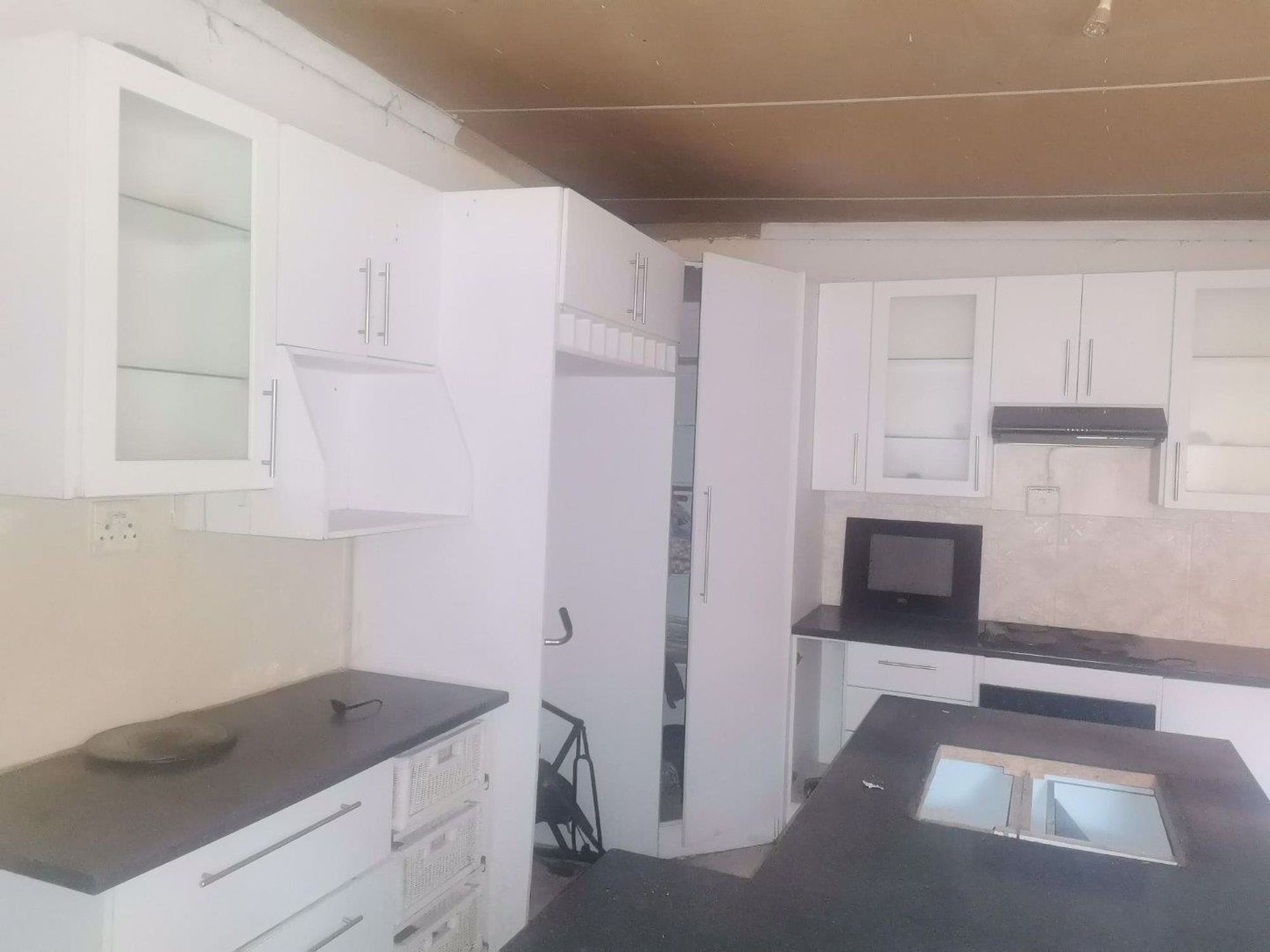 3 Bedroom House For Sale Hilton (Bloemfontein) 1BX1582731 Pam