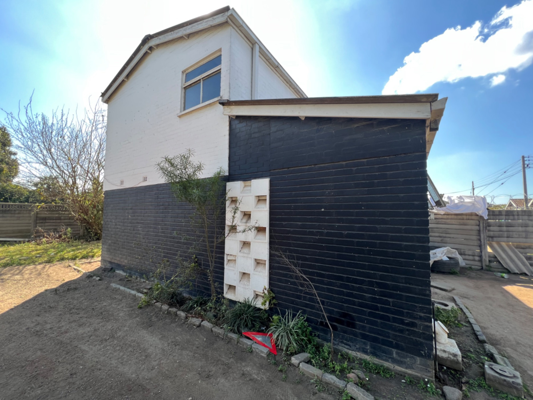 3 Bedroom House For Sale Highfield (Zimbabwe) 3ZB1580000 Pam