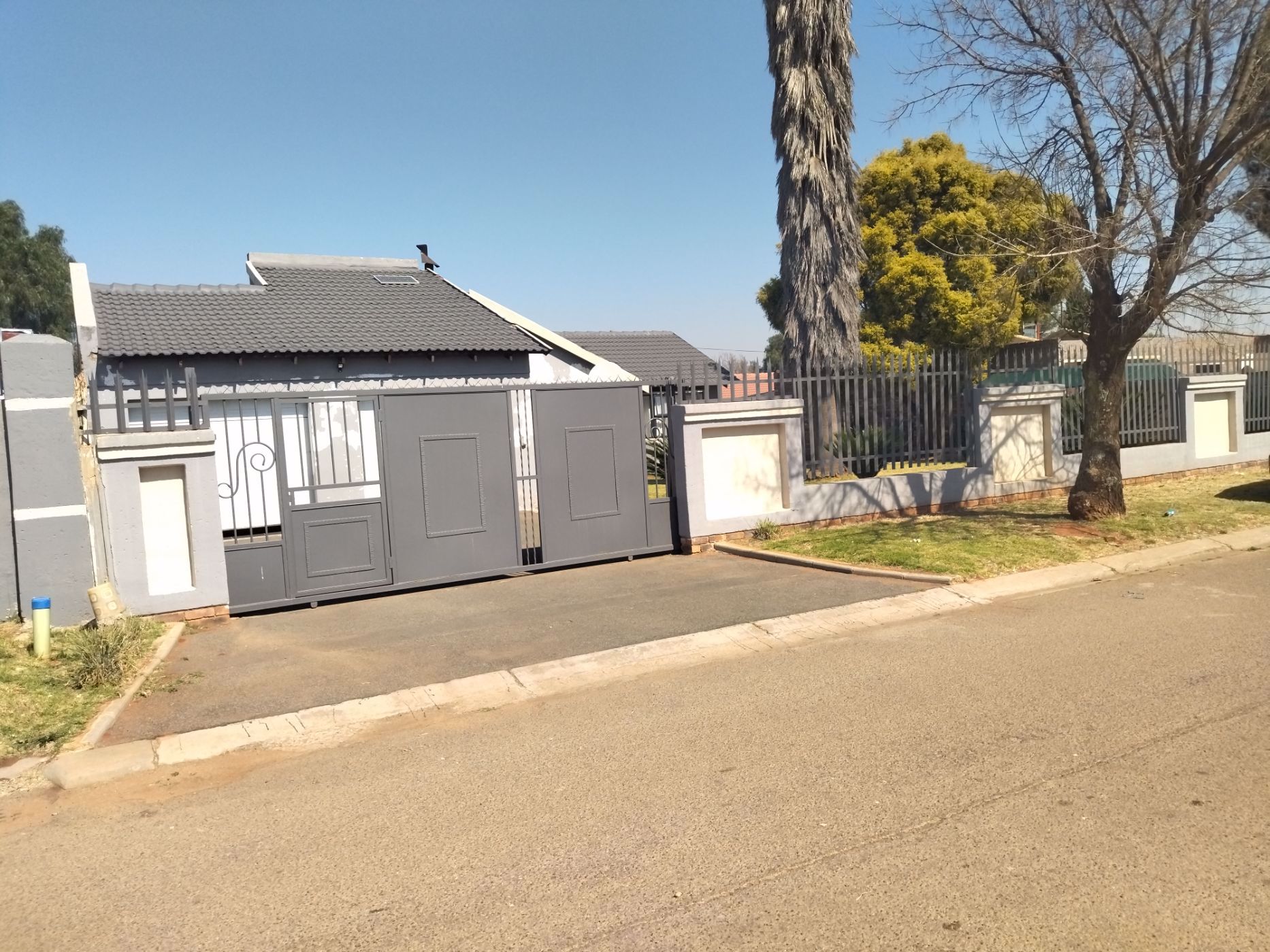 4 Bedroom House For Sale Leachville Ext 1 1BJ1580461 Pam Golding