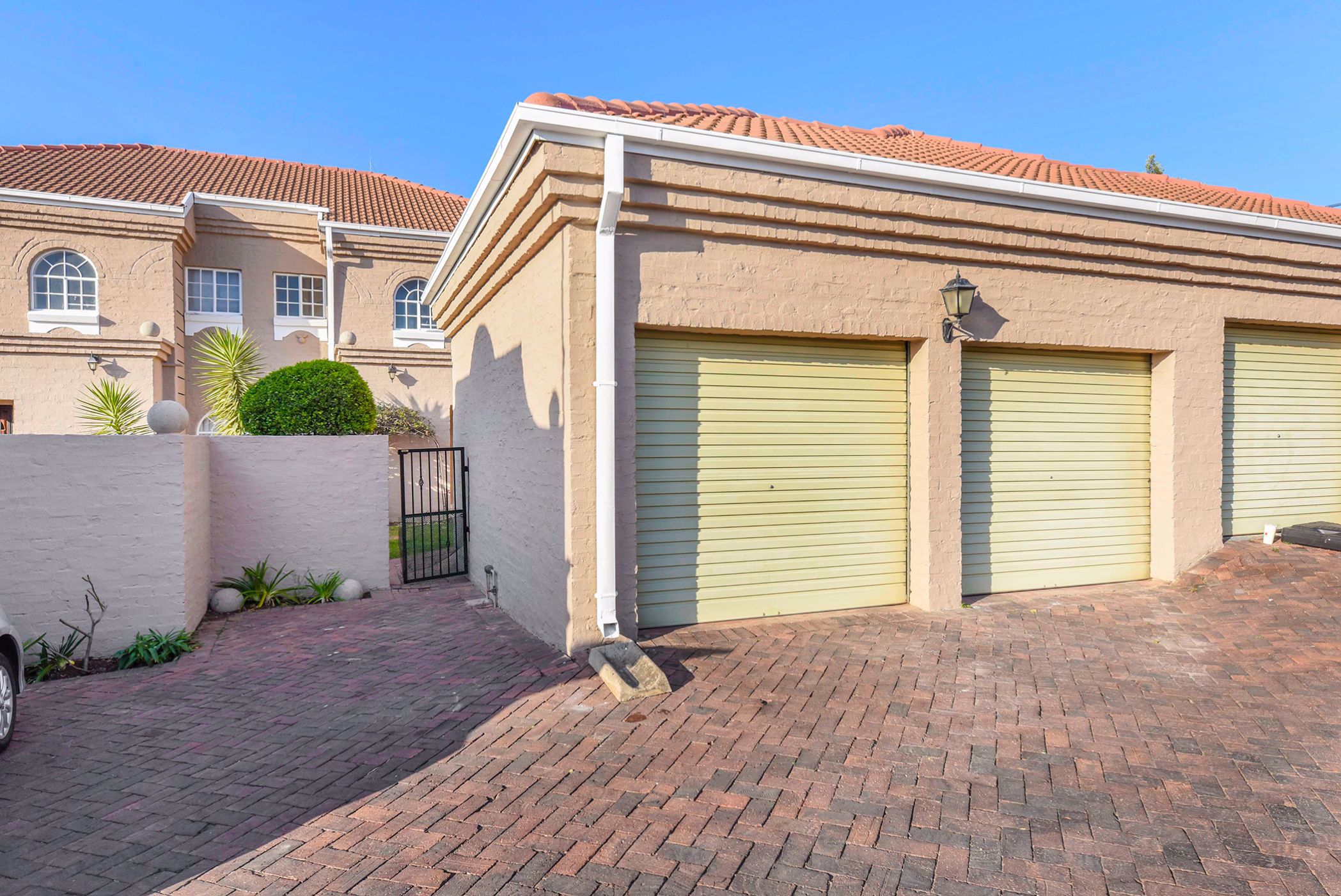 3 Bedroom Townhouse For Sale North Riding FW1582015 Pam Golding