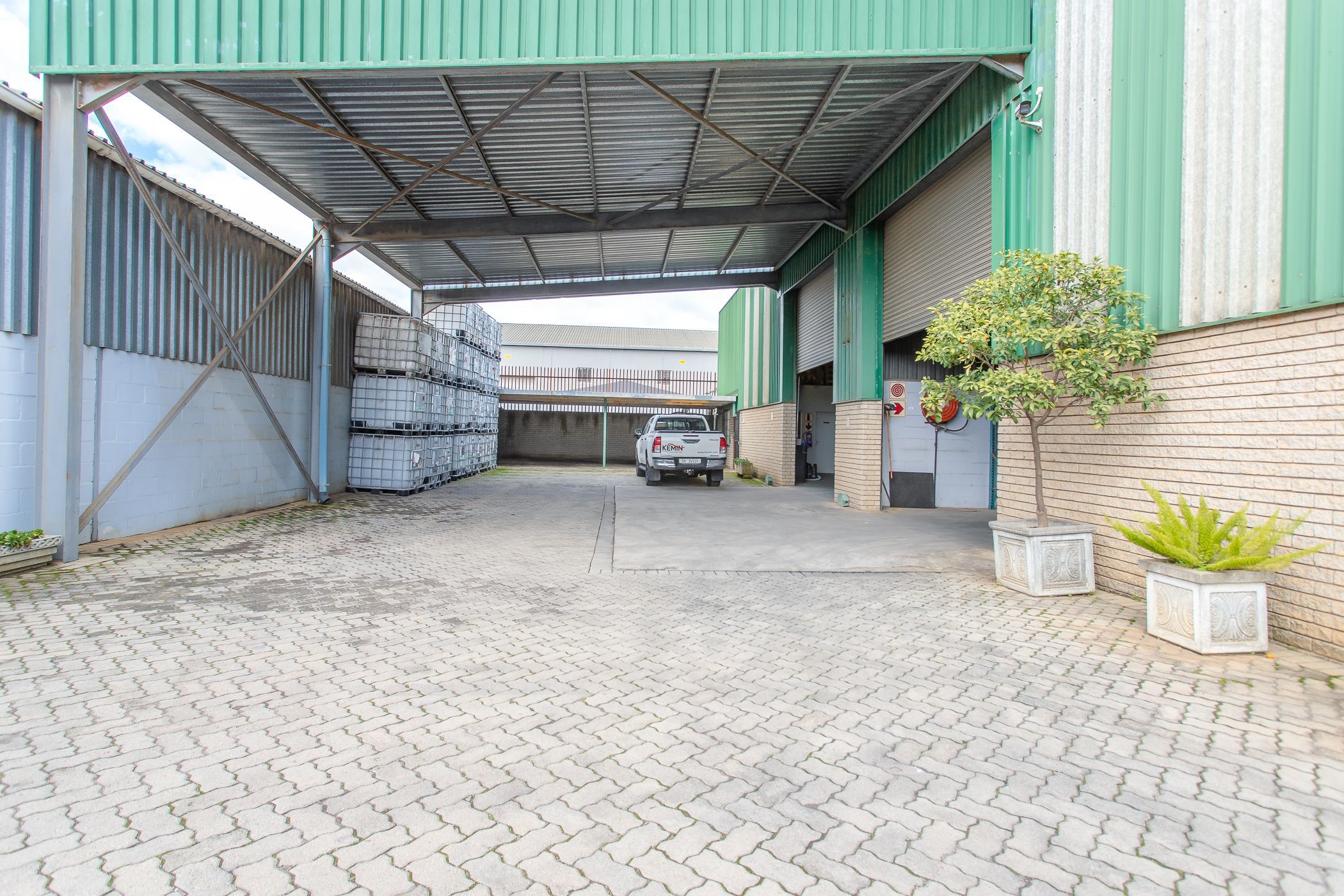 858 m2 Commercial Industrial Property For Sale Wellington TK1584994