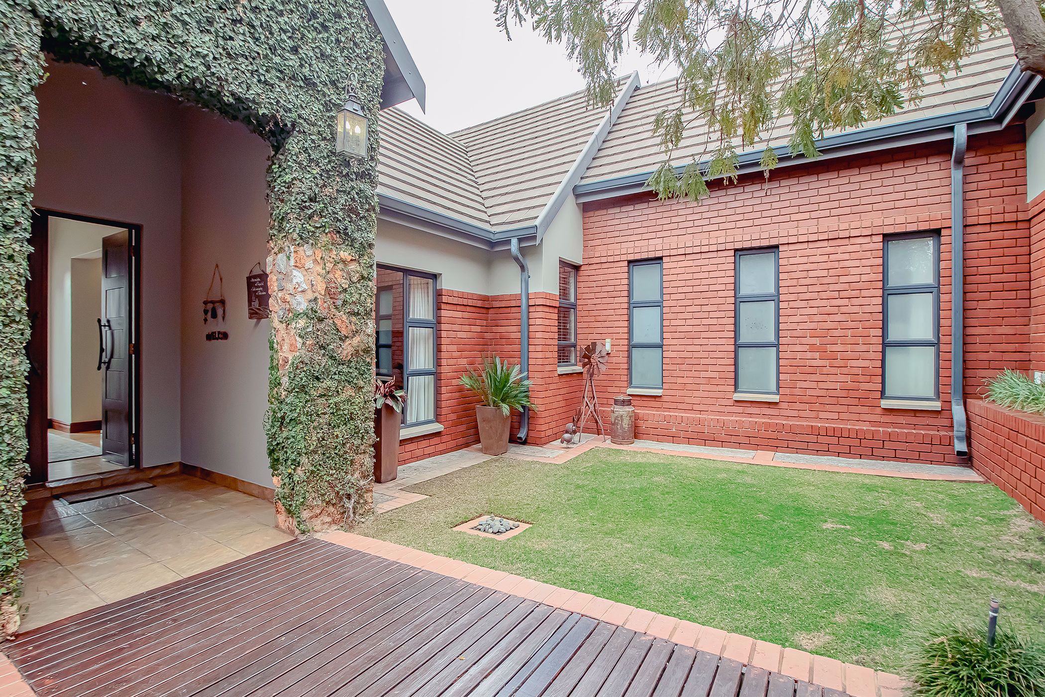 4 Bedroom House For Sale Southdowns Estate CN1575642 Pam Golding