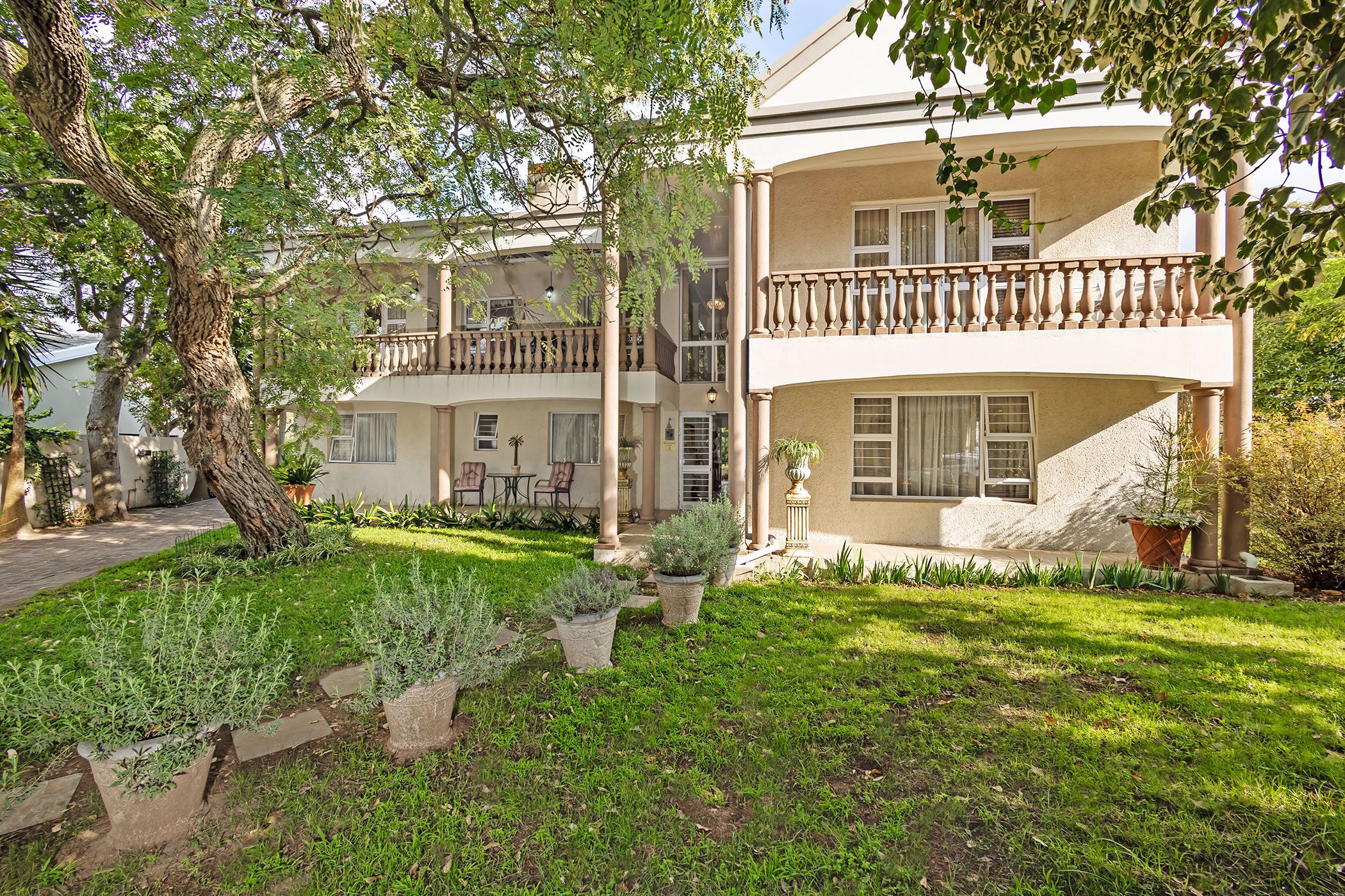 7 Bedroom Doublestorey House For Sale Valmary Park DBV1509252