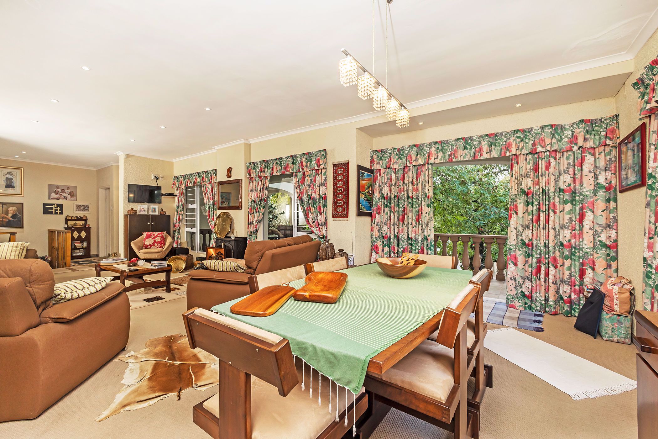 7 Bedroom Doublestorey House For Sale Valmary Park DBV1509252