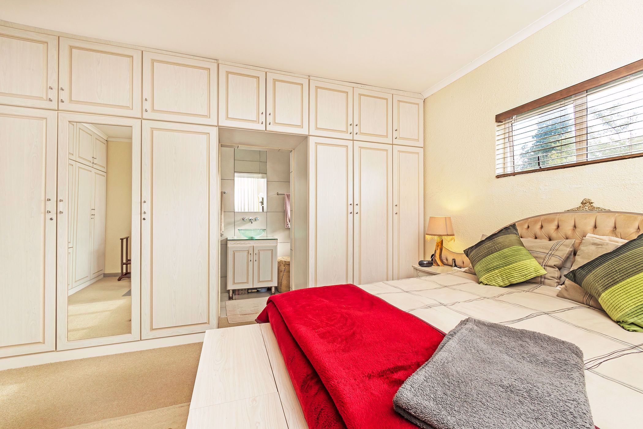 7 Bedroom Doublestorey House For Sale Valmary Park DBV1509252