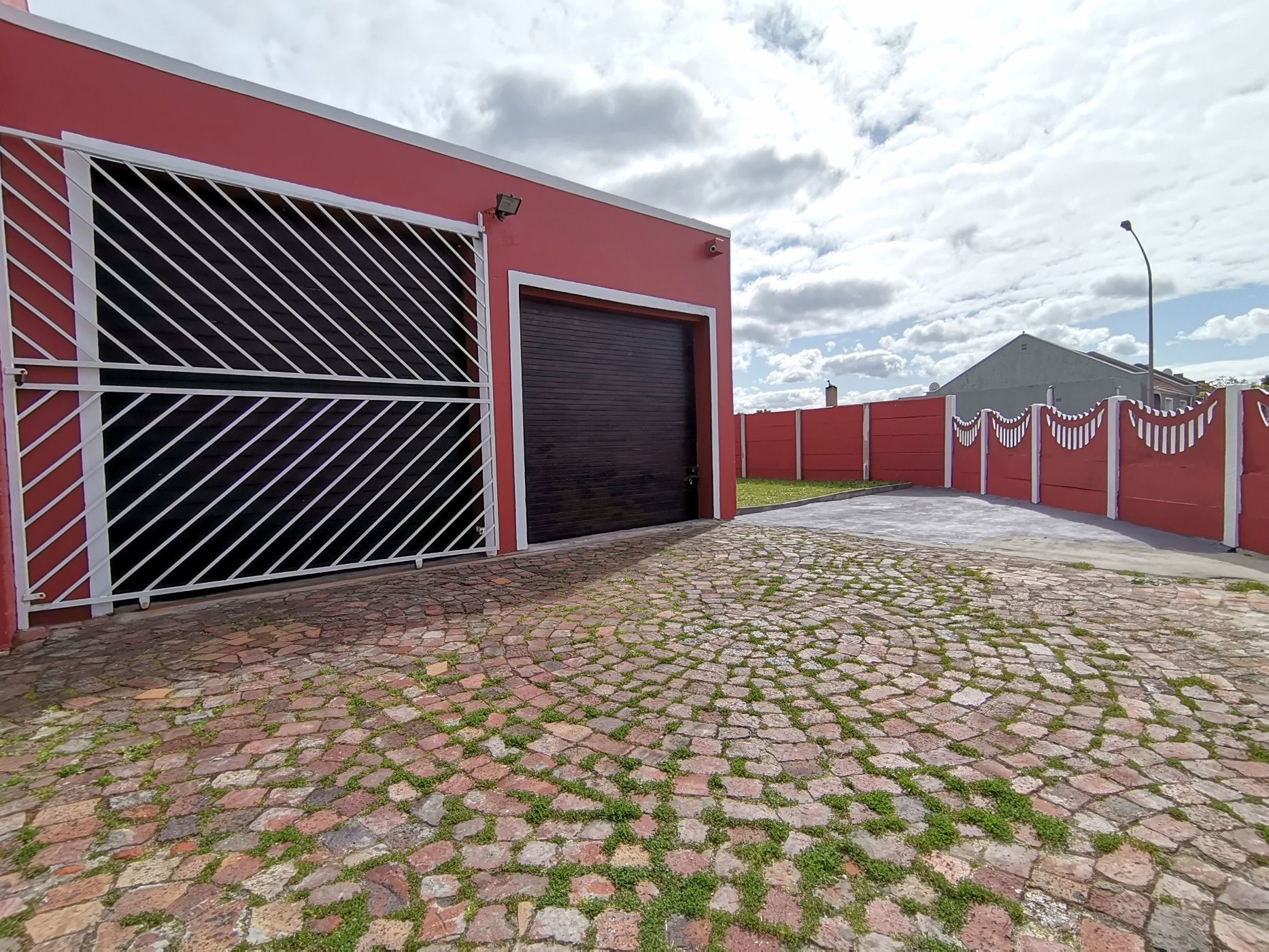 3 Bedroom House For Sale Westridge (Mitchells Plain) 1MN1585169