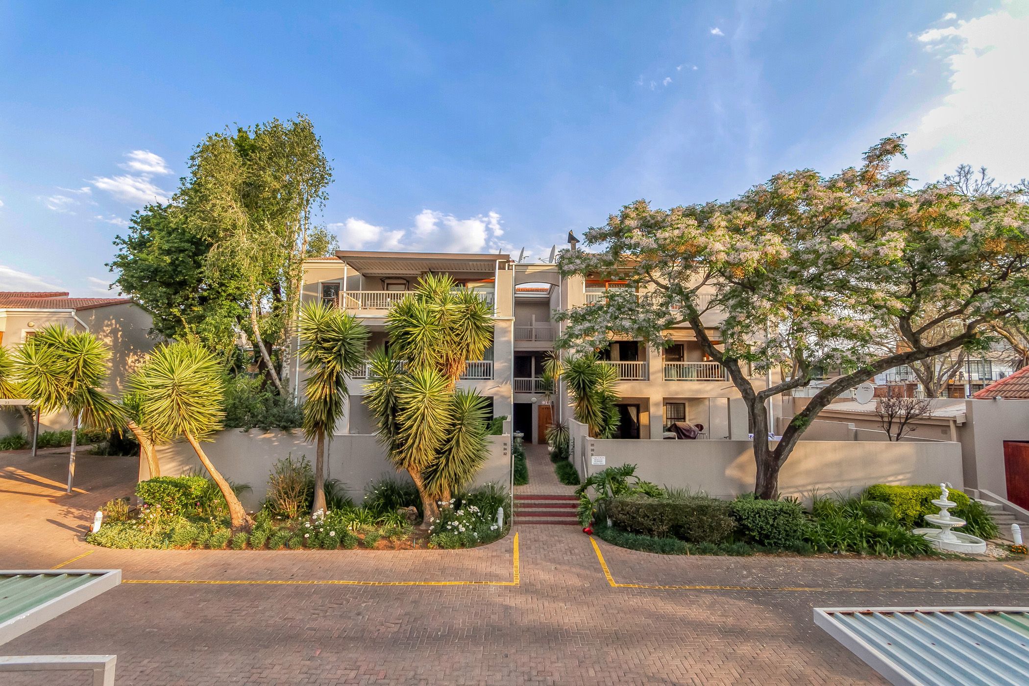 2 Bedroom Apartment For Sale Oaklands (Johannesburg) HP1585538