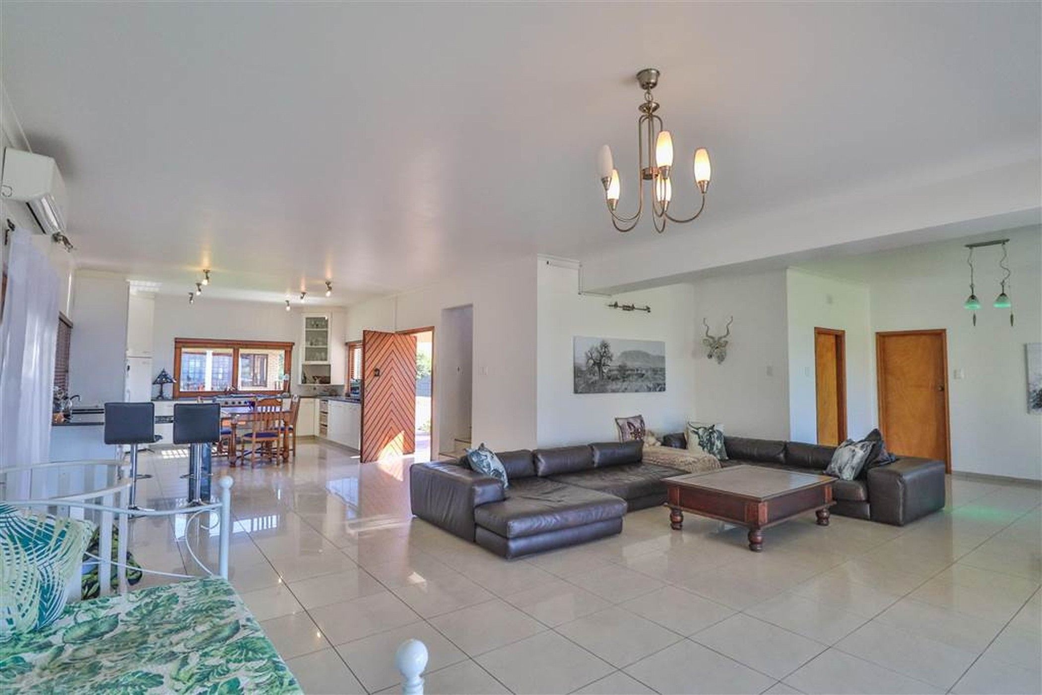 6 Bedroom House For Sale Amanzimtoti 1WB1537373 Pam Golding